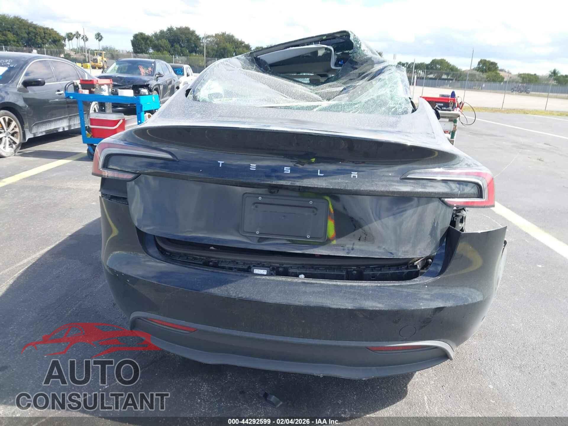 TESLA MODEL 3 2024 - 5YJ3E1EA6RF873210