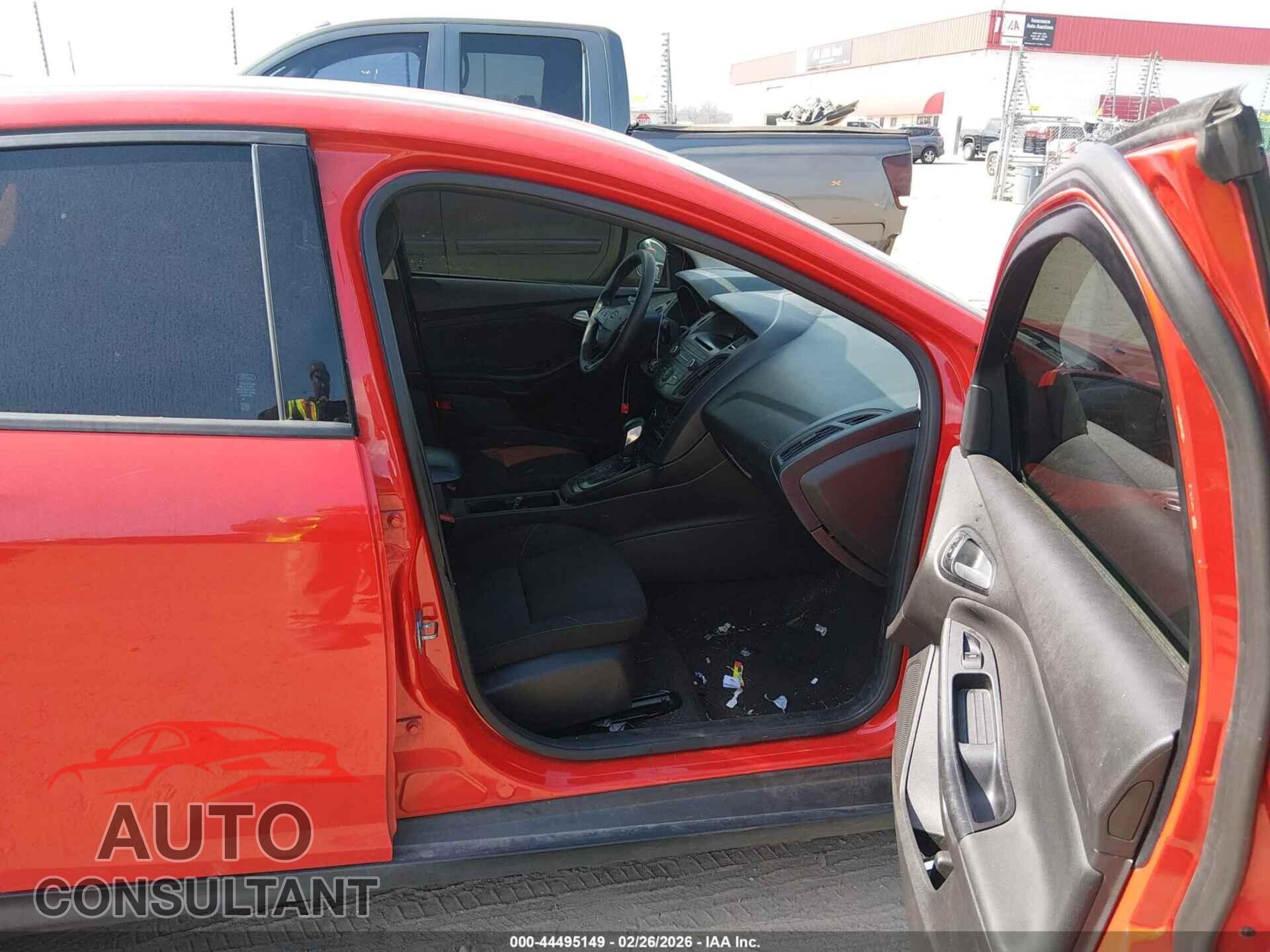 FORD FOCUS 2017 - 1FADP3K23HL248174