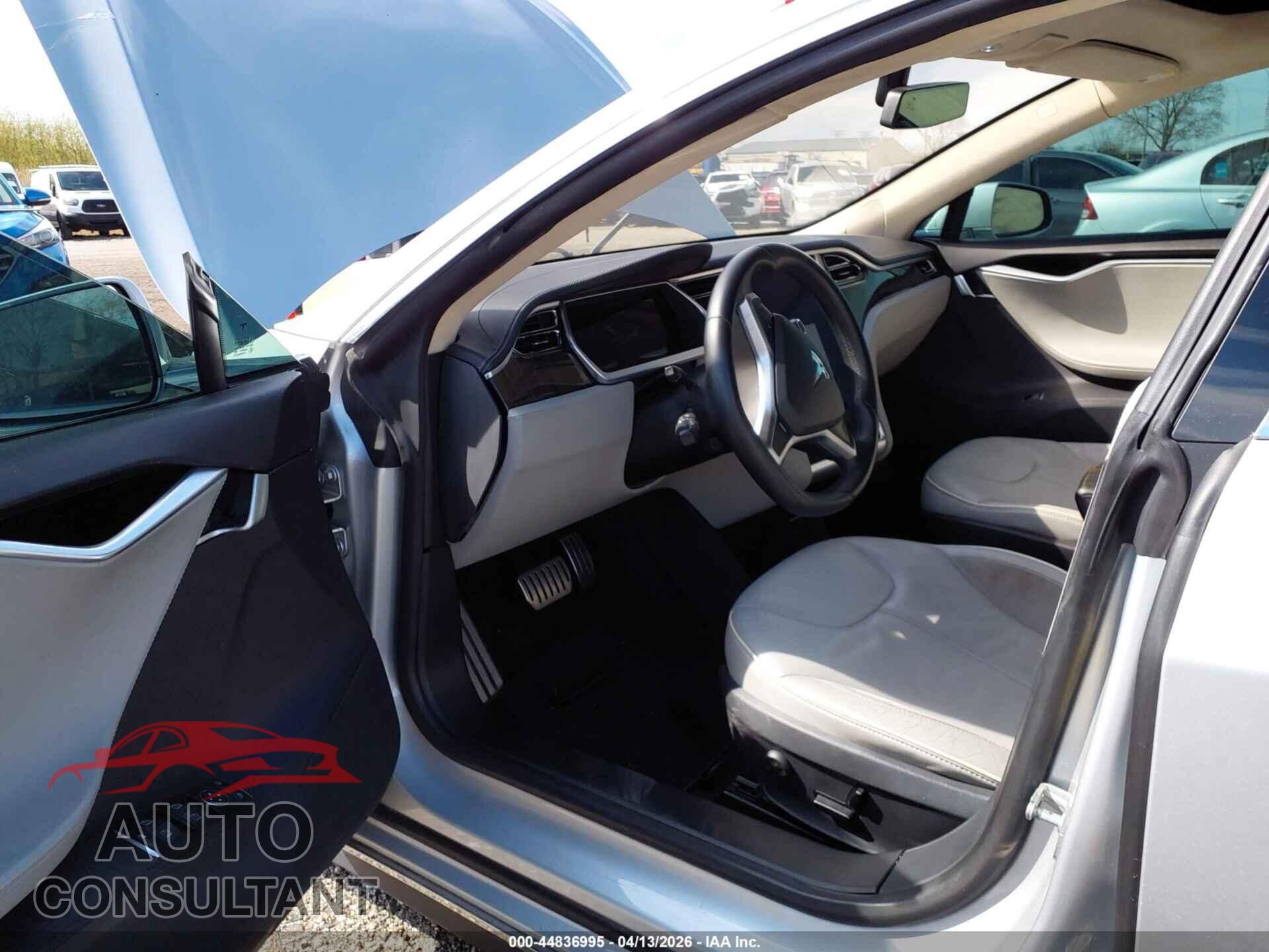 TESLA MODEL S 2013 - 5YJSA1DP8DFP05798