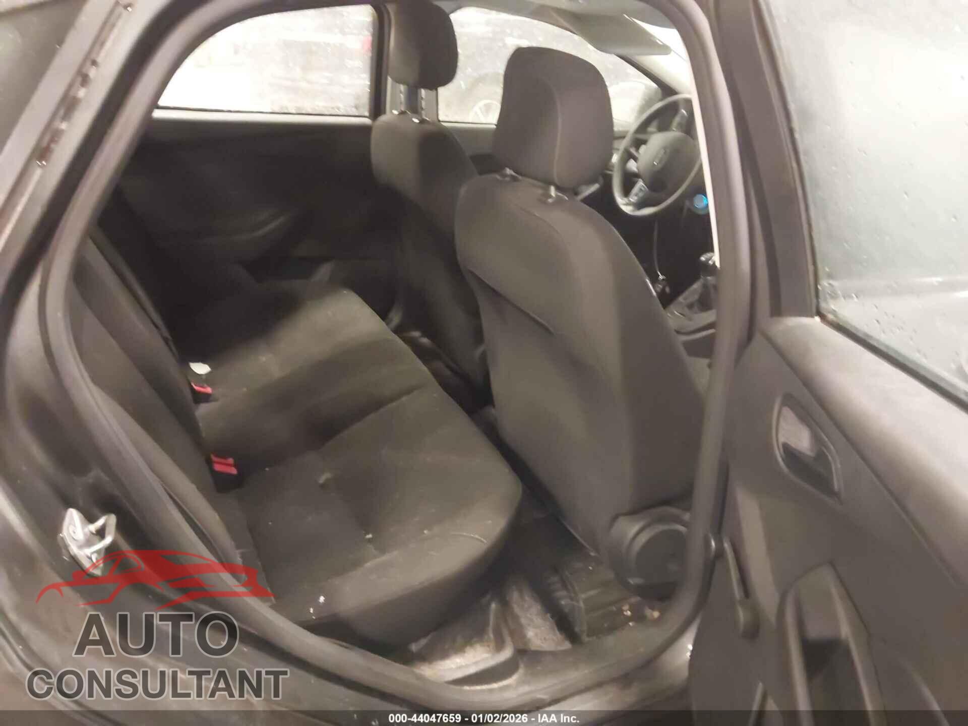 FORD FOCUS 2017 - 1FADP3E29HL323617