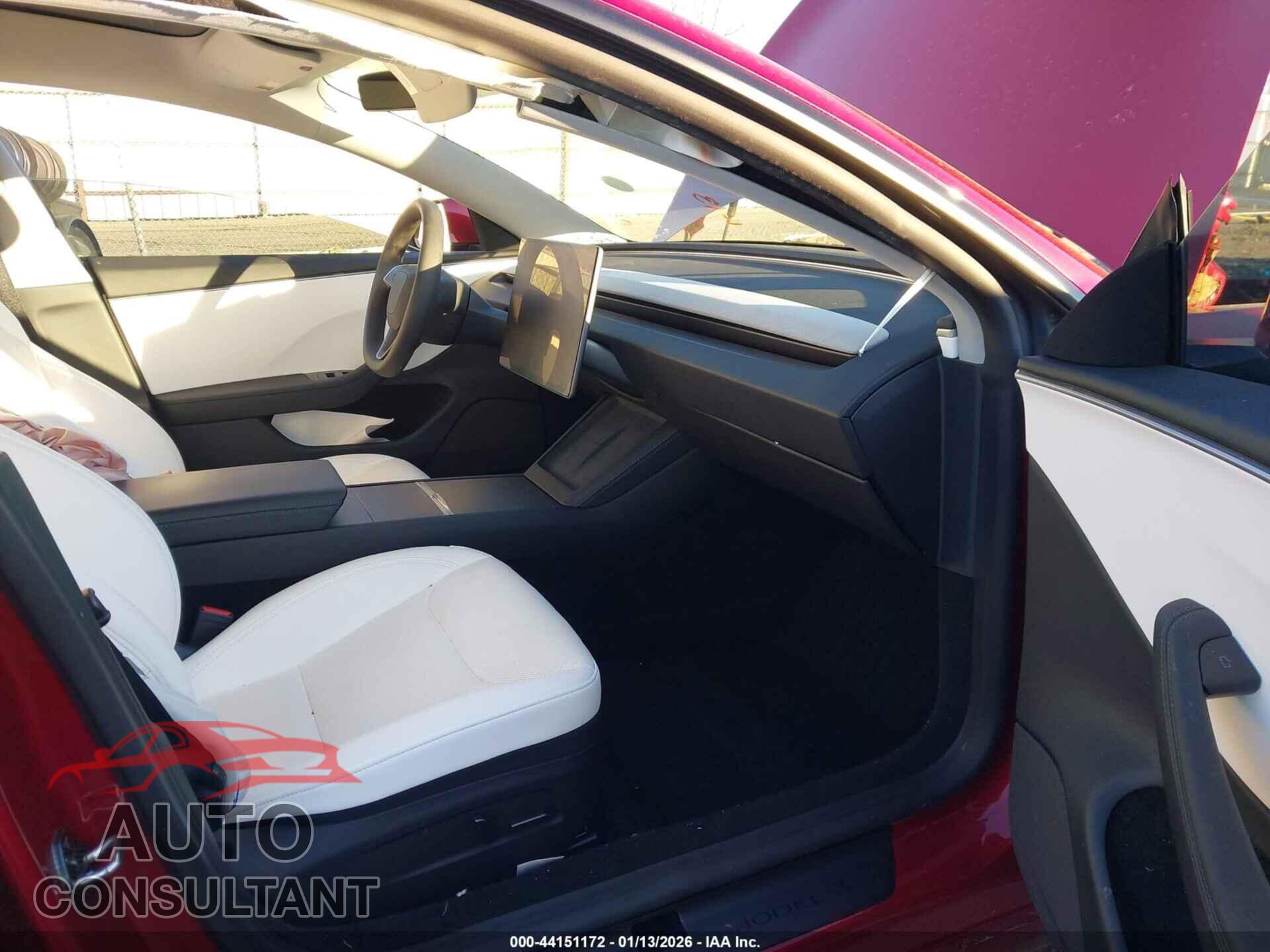 TESLA MODEL 3 2024 - 5YJ3E1EA0RF836525