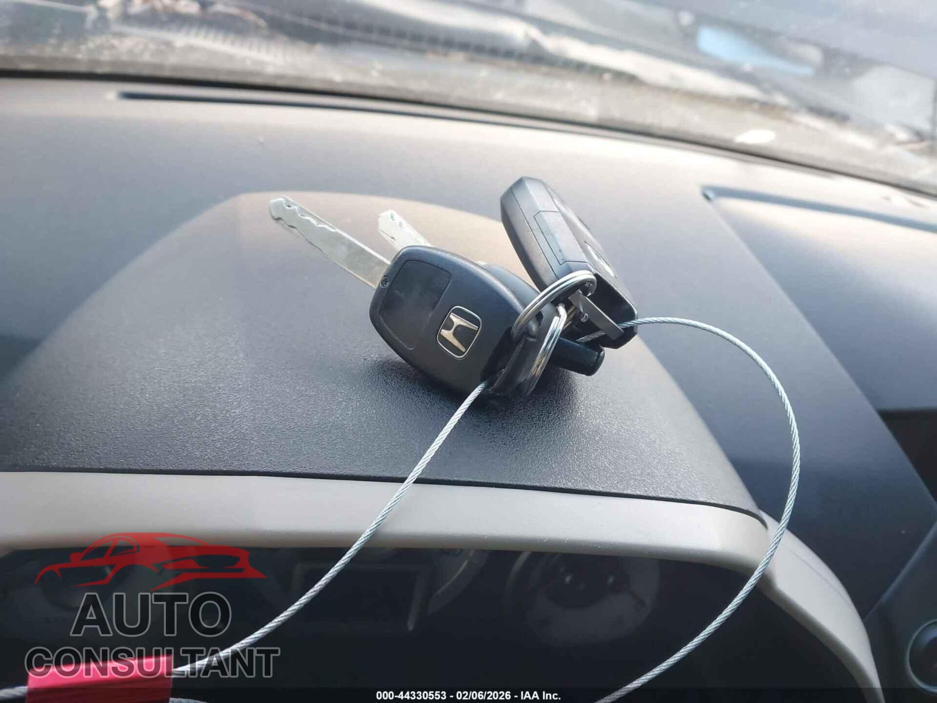 HONDA PILOT 2015 - 5FNYF4H90FB007763