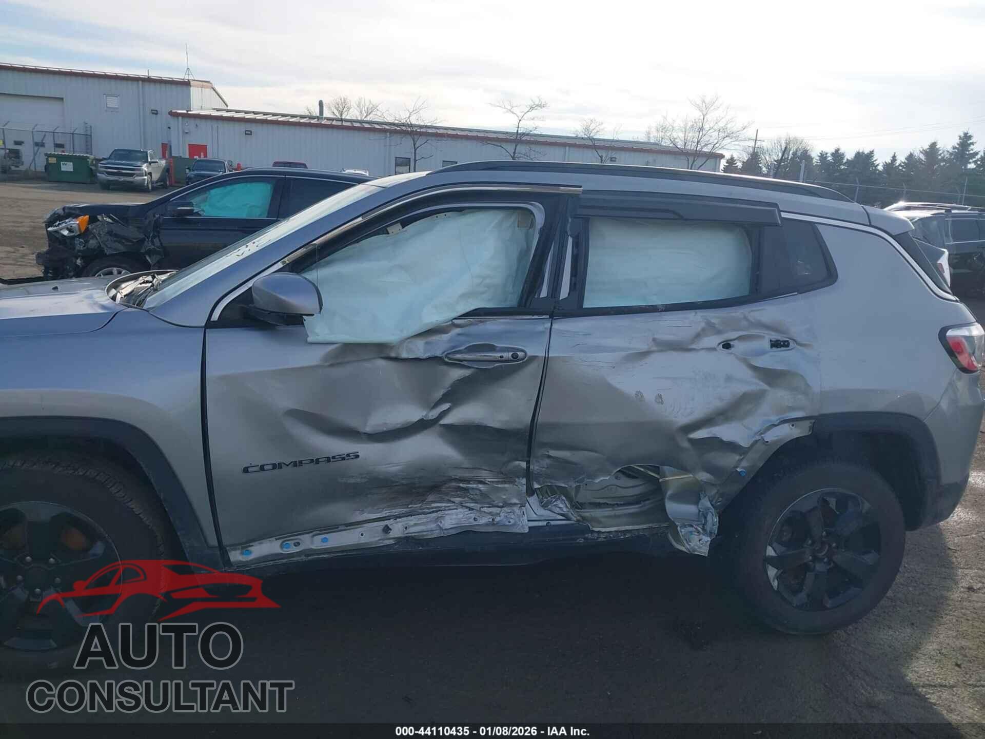 JEEP COMPASS 2018 - 3C4NJDBB2JT349366