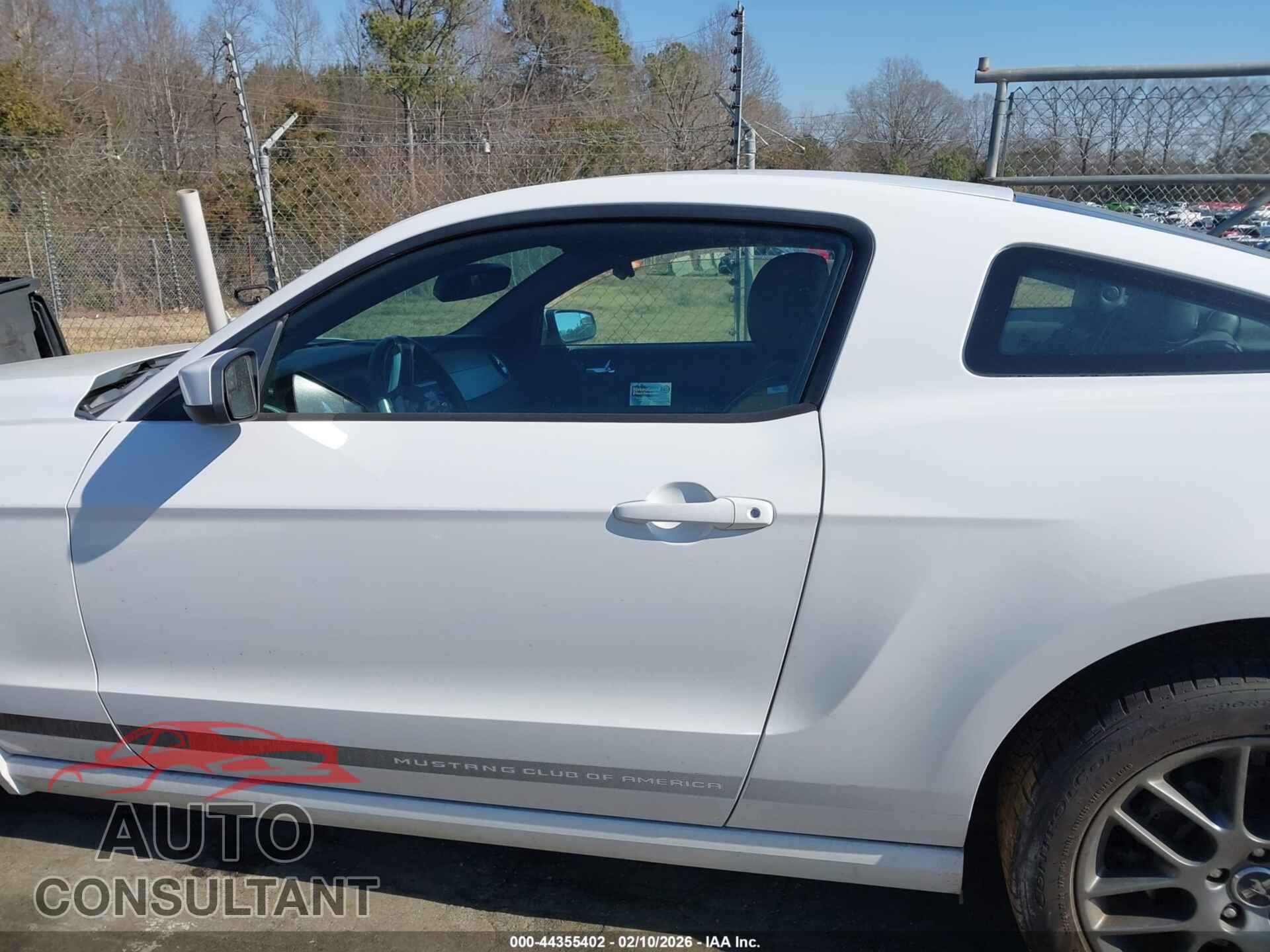FORD MUSTANG 2014 - 1ZVBP8AM1E5243473