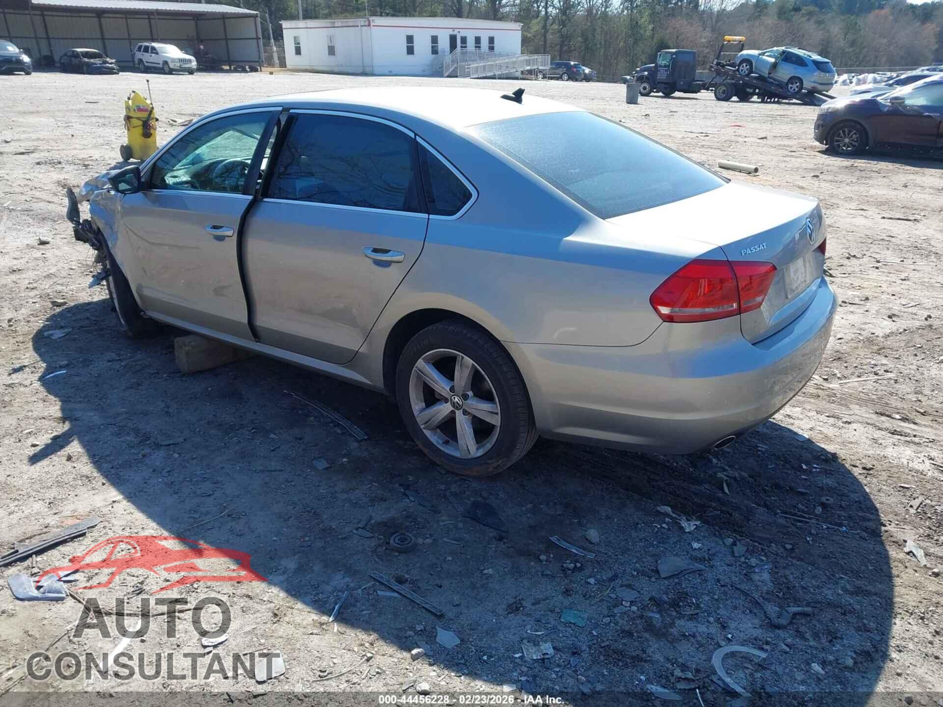 VOLKSWAGEN PASSAT 2012 - 1VWBP7A36CC100271