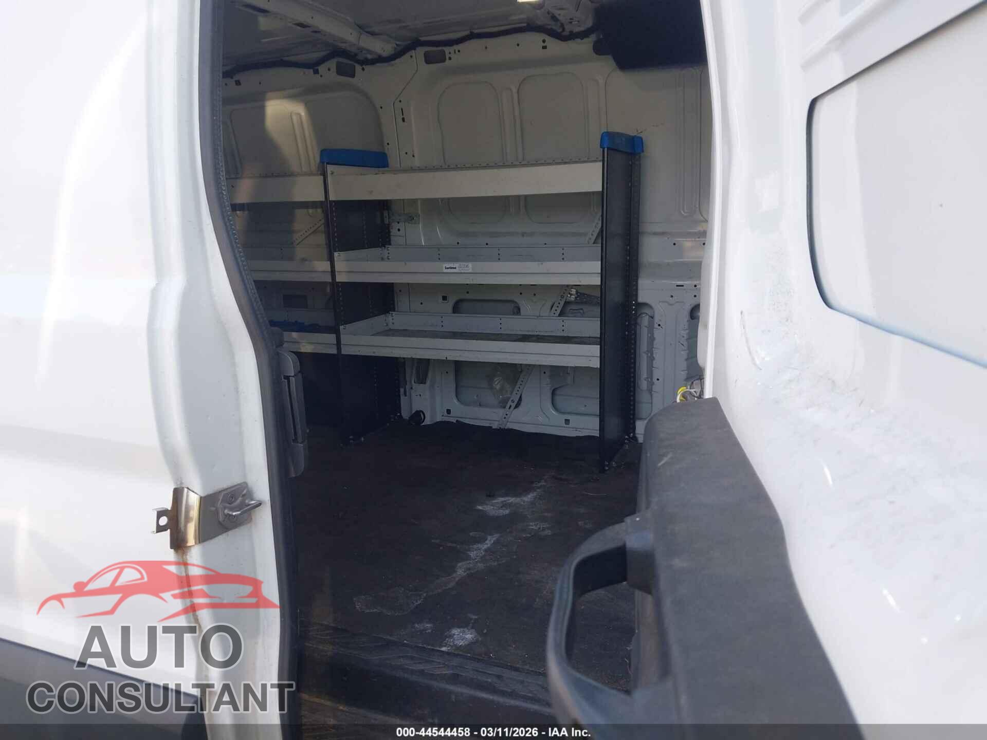 FORD TRANSIT-150 2018 - 1FTYE1ZM4JKB56192