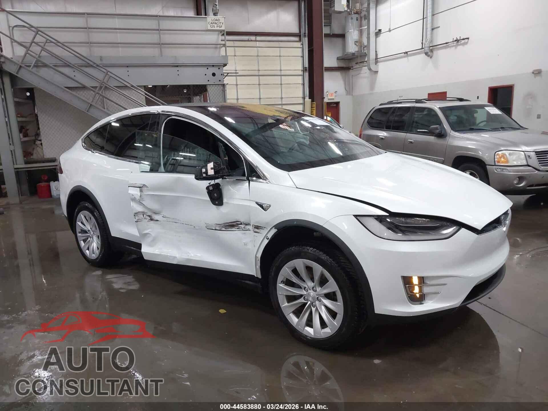 TESLA MODEL X 2018 - 5YJXCAE24JF144756