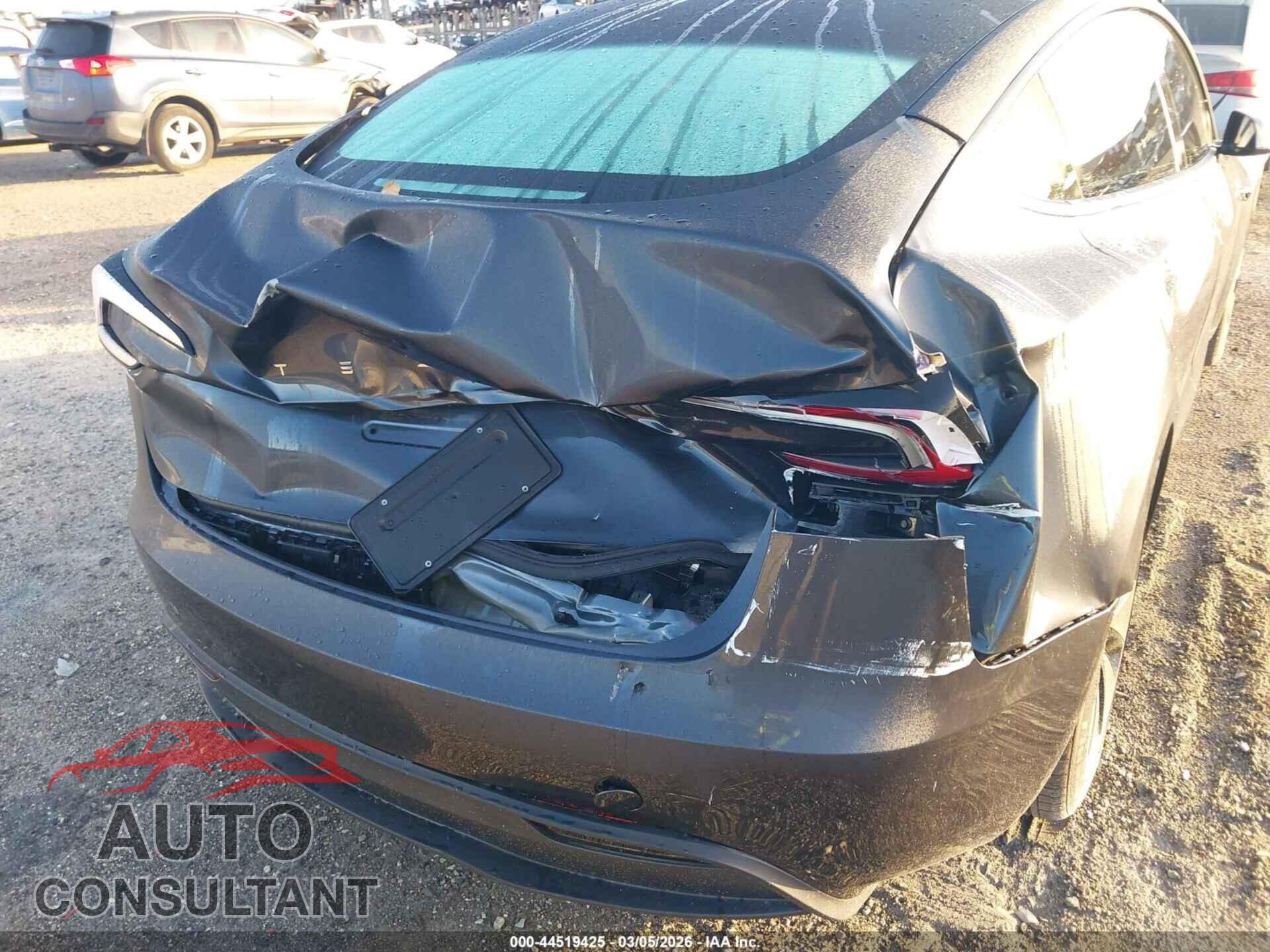 TESLA MODEL 3 2025 - 5YJ3E1EA7SF034947
