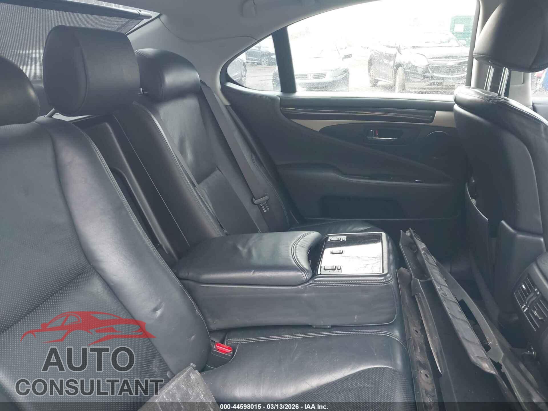 LEXUS LS 460 2015 - JTHCL5EF0F5023240