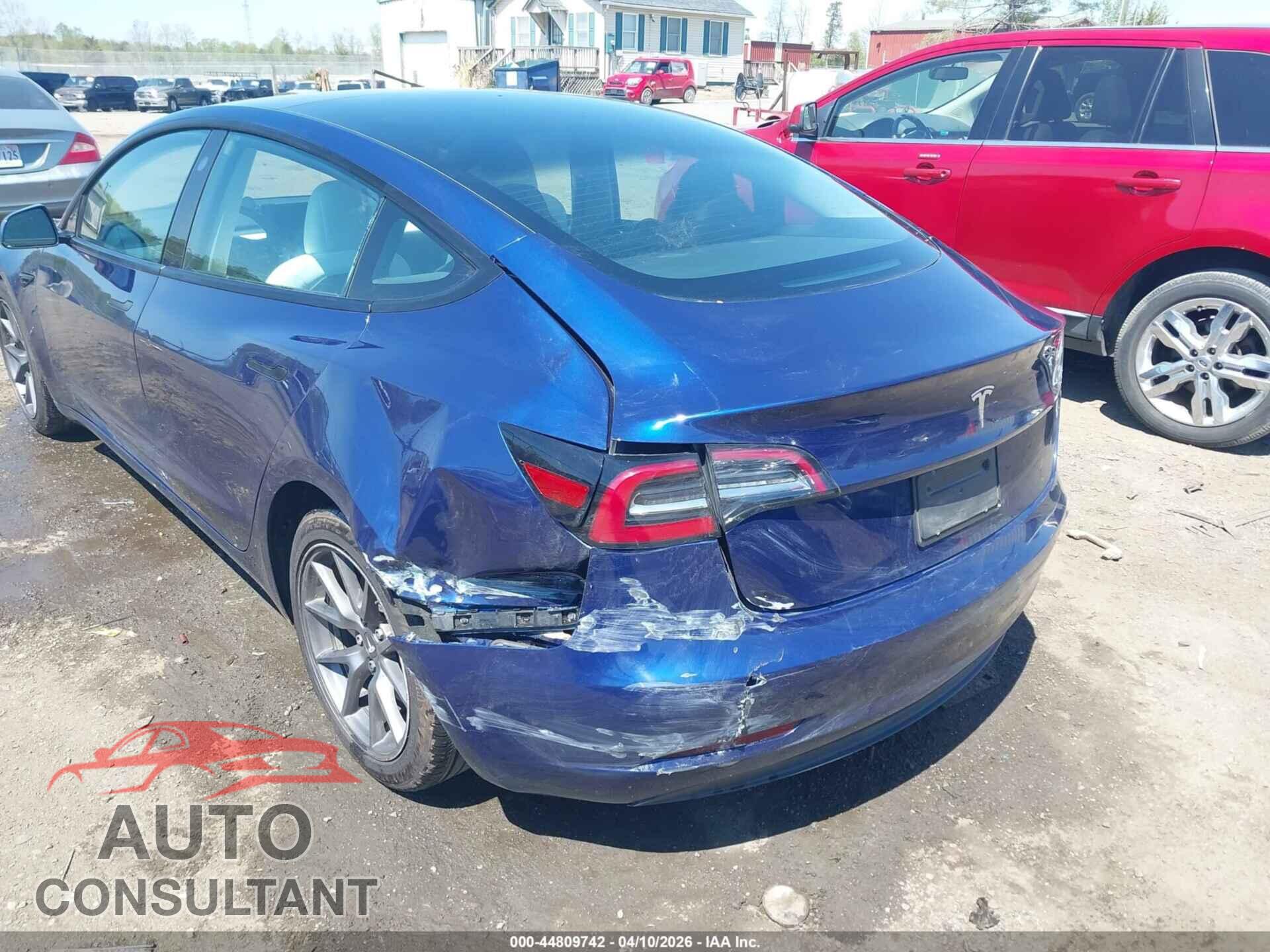 TESLA MODEL 3 2023 - 5YJ3E1EA5PF472454