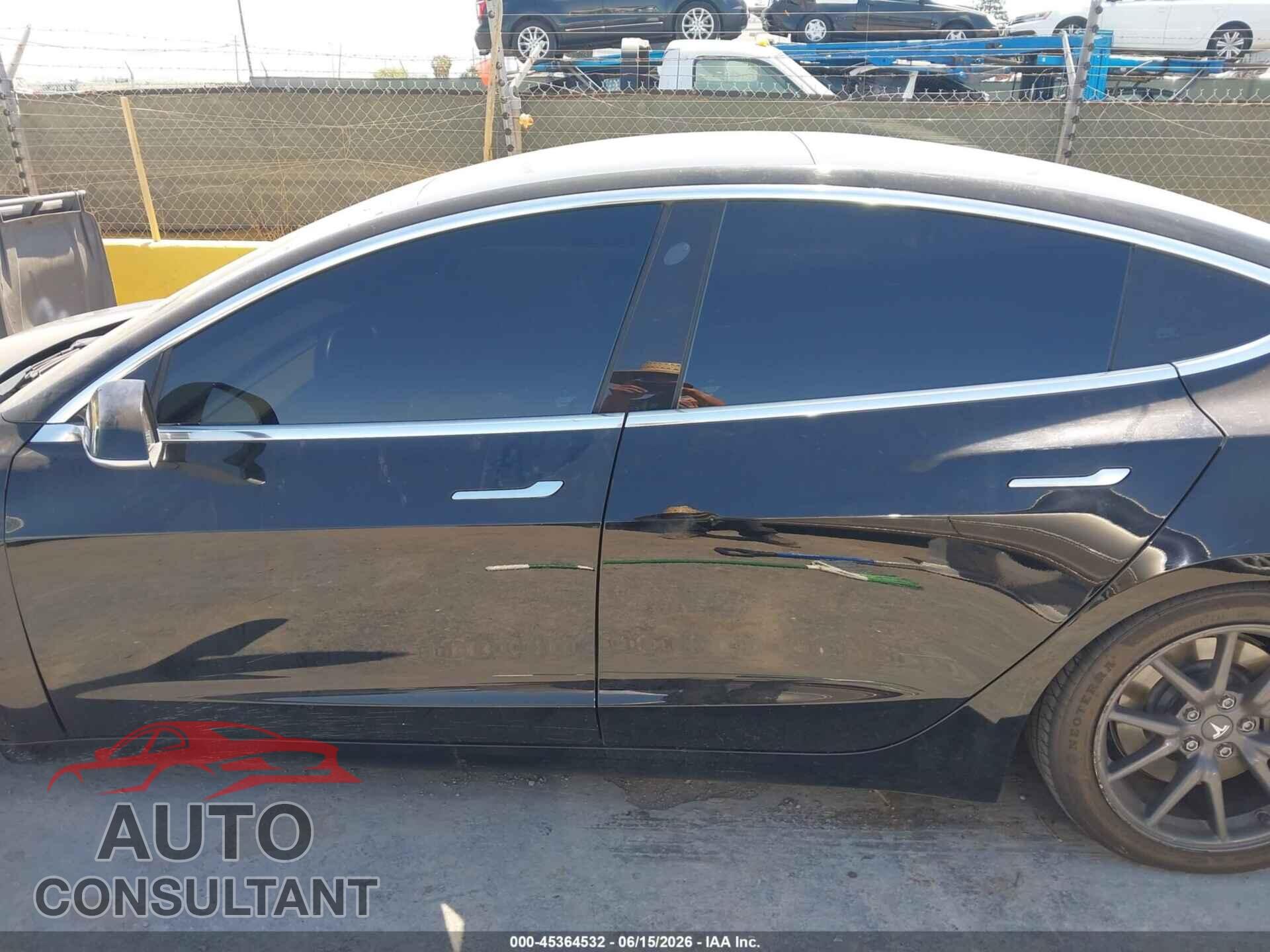 TESLA MODEL 3 2018 - 5YJ3E1EA5JF034475