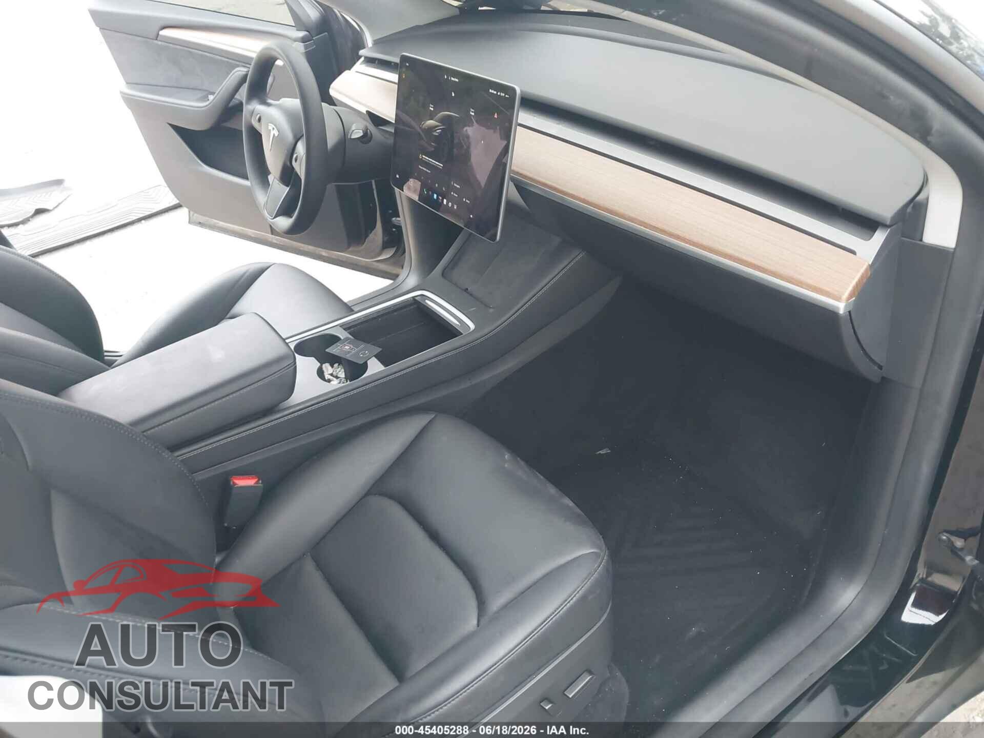 TESLA MODEL Y 2024 - 7SAYGDEF8RF043182
