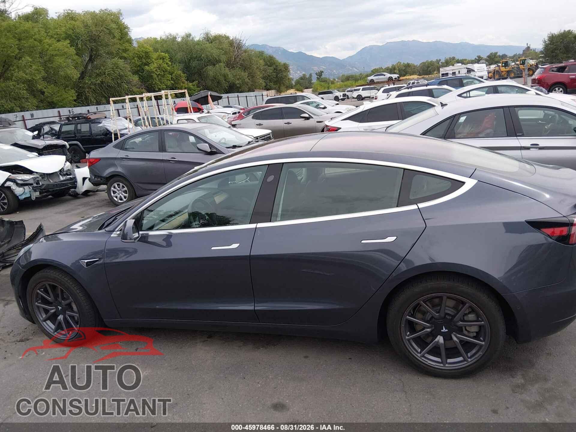 TESLA MODEL 3 2018 - 5YJ3E1EA2JF158493