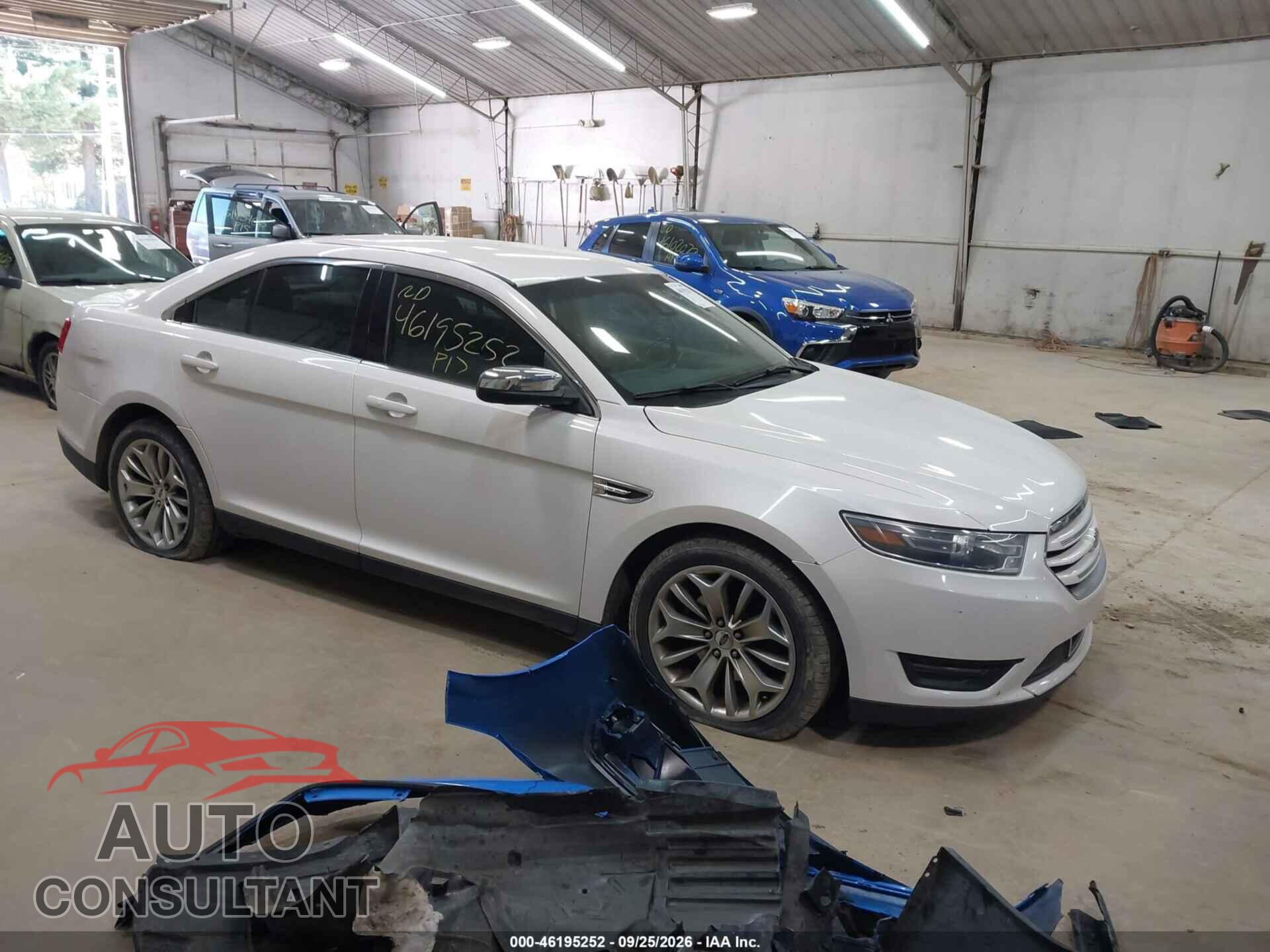 FORD TAURUS 2017 - 1FAHP2F85HG104404