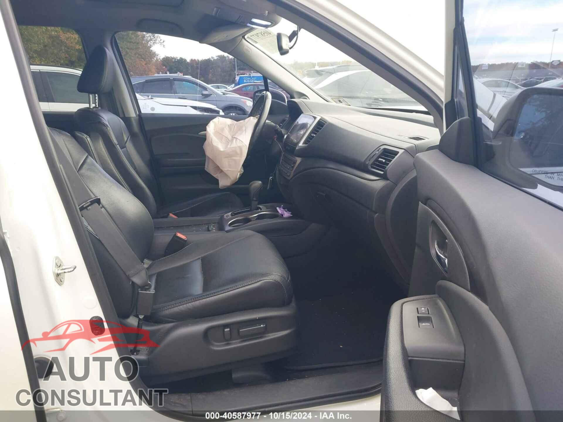 HONDA PILOT 2017 - 5FNYF6H57HB032607