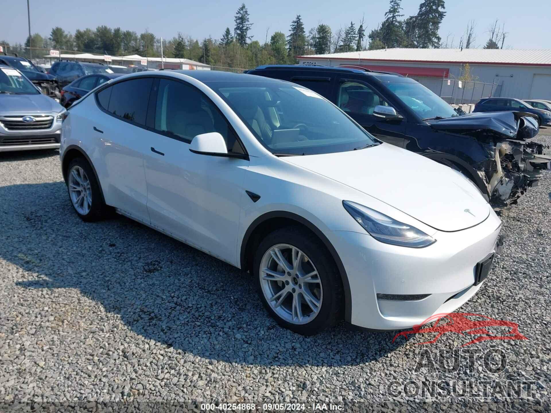 TESLA MODEL Y 2021 - 5YJYGAEEXMF204529