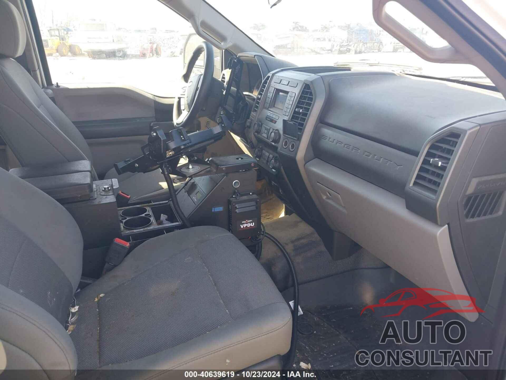 FORD F-350 2021 - 1FD8X3A62MED08651