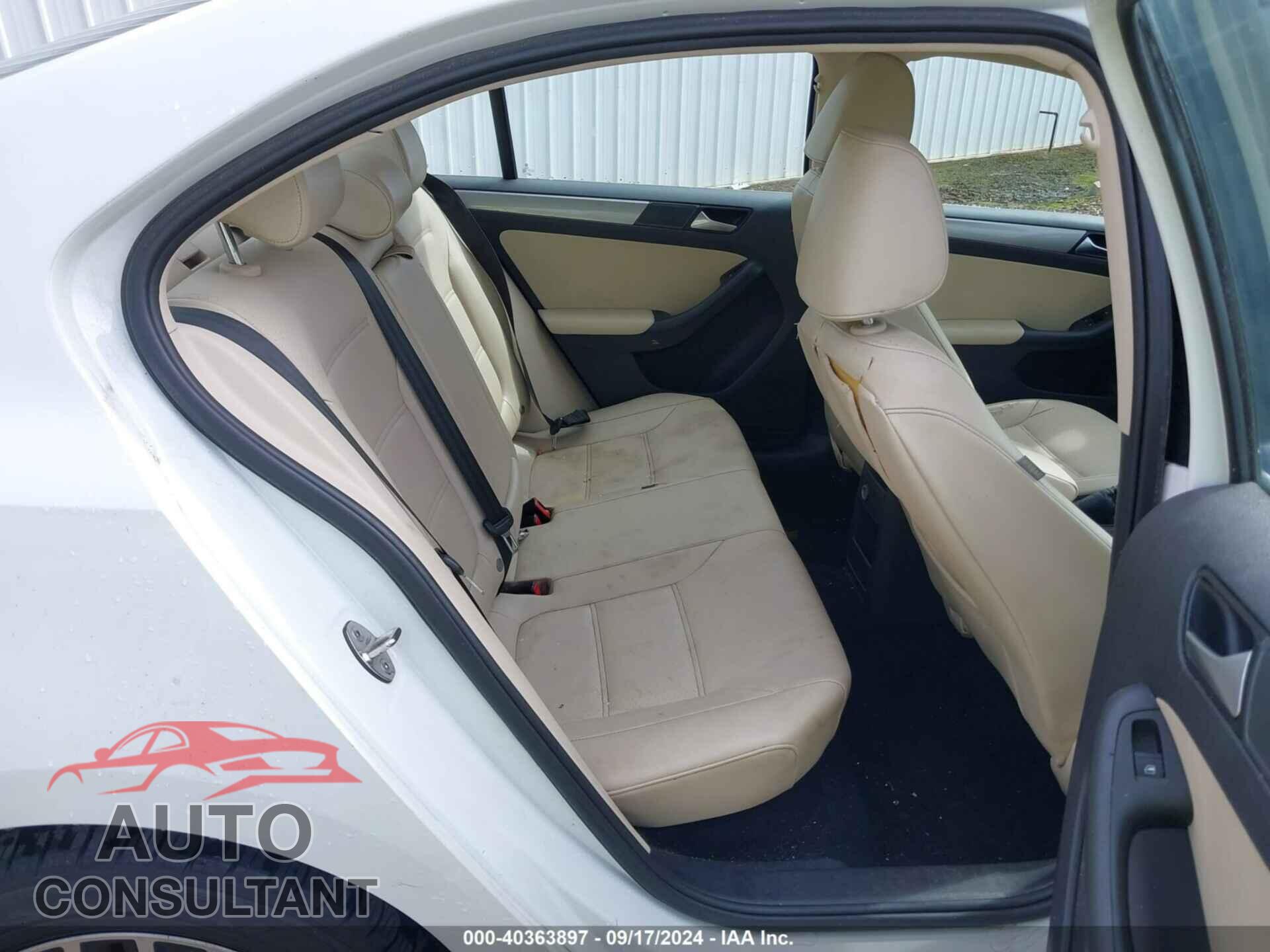 VOLKSWAGEN JETTA 2017 - 3VWDB7AJ8HM385955
