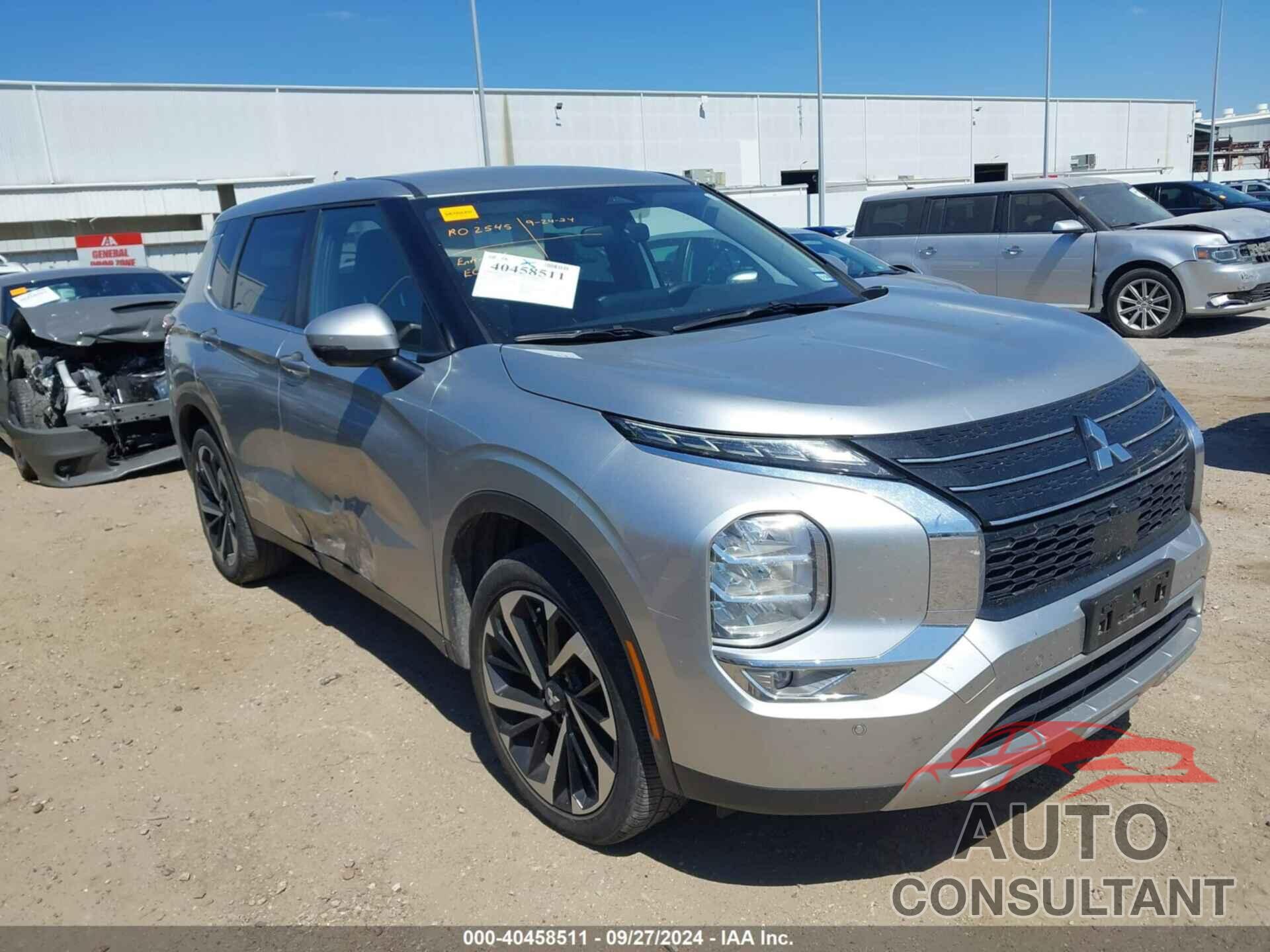 MITSUBISHI OUTLANDER 2023 - JA4J3UA85PZ013897