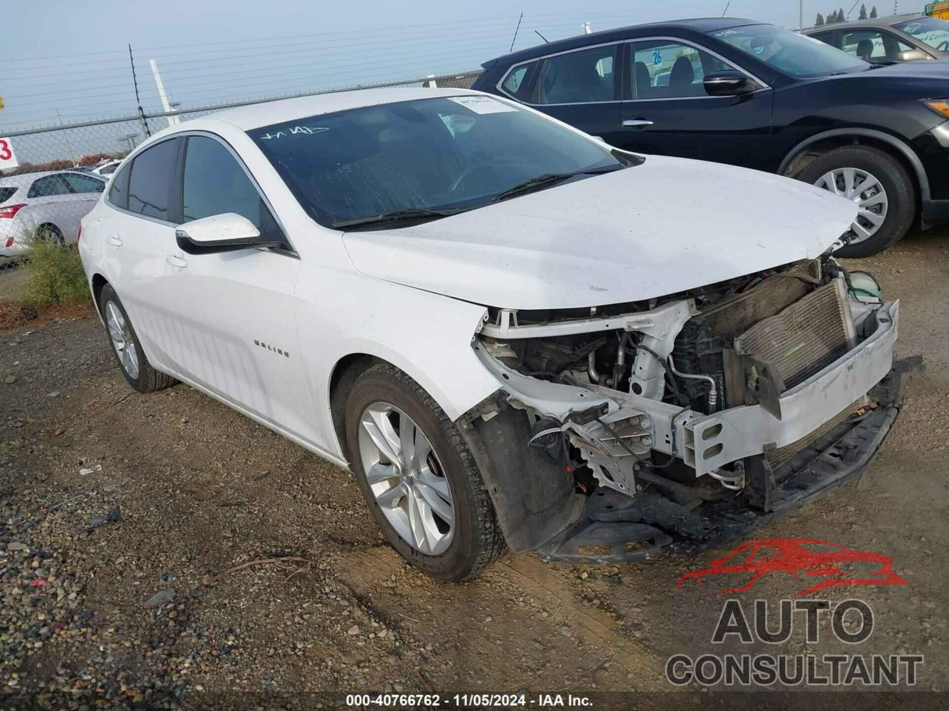CHEVROLET MALIBU 2017 - 1G1ZE5ST3HF190083