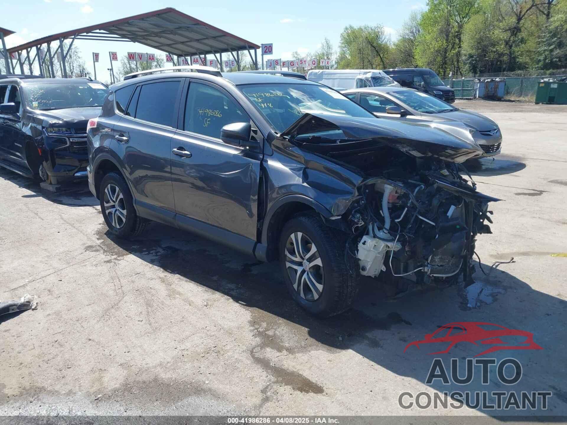 TOYOTA RAV4 2017 - JTMBFREV9HJ133622