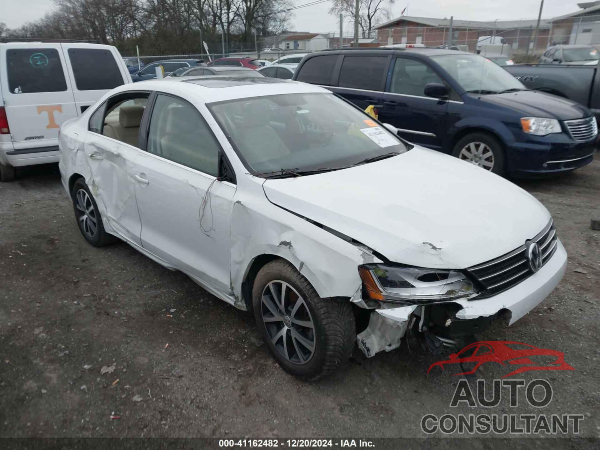 VOLKSWAGEN JETTA 2018 - 3VWDB7AJ5JM225439
