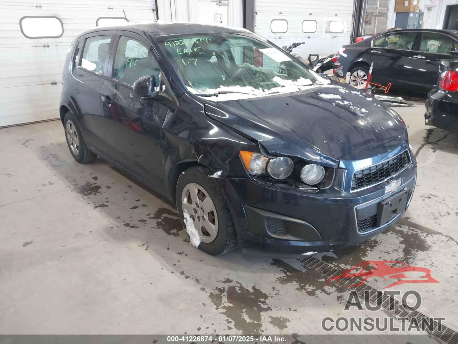 CHEVROLET SONIC 2015 - 1G1JA6SH8F4162444