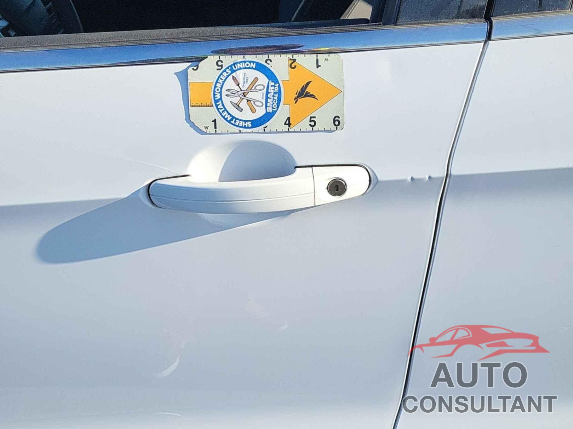 FORD ESCAPE 2017 - 1FMCU0GD9HUC96159