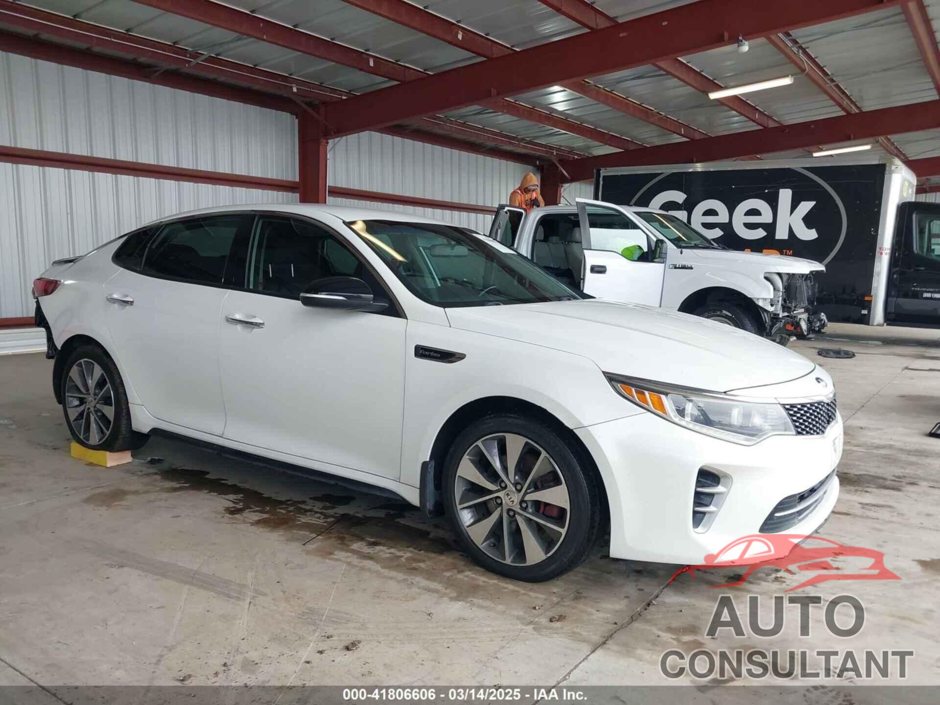KIA OPTIMA 2017 - 5XXGW4L2XHG136843