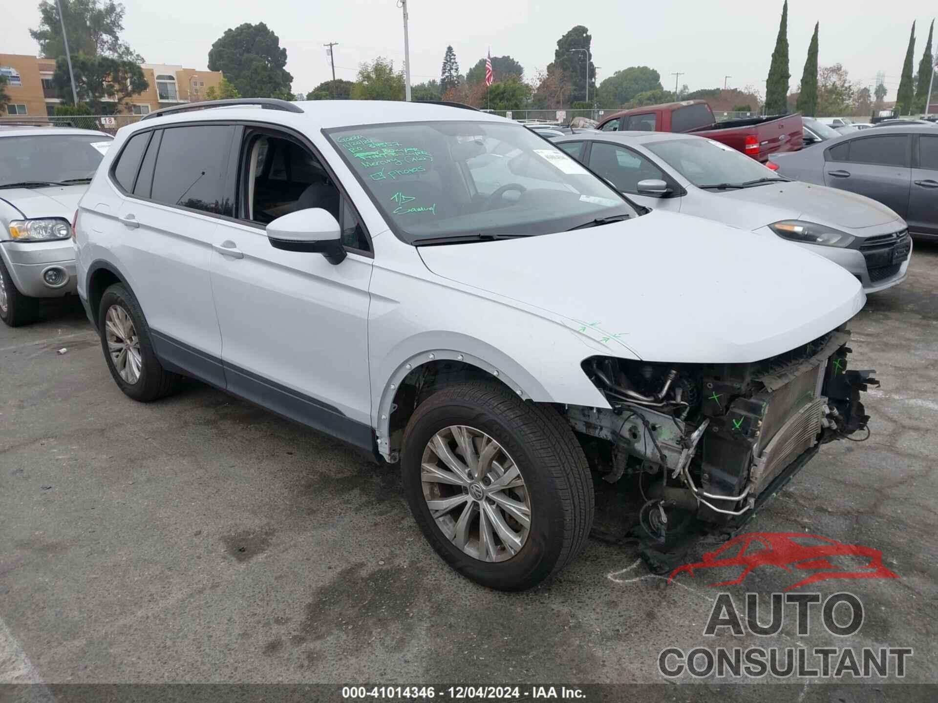 VOLKSWAGEN TIGUAN 2018 - 3VV1B7AX1JM071937