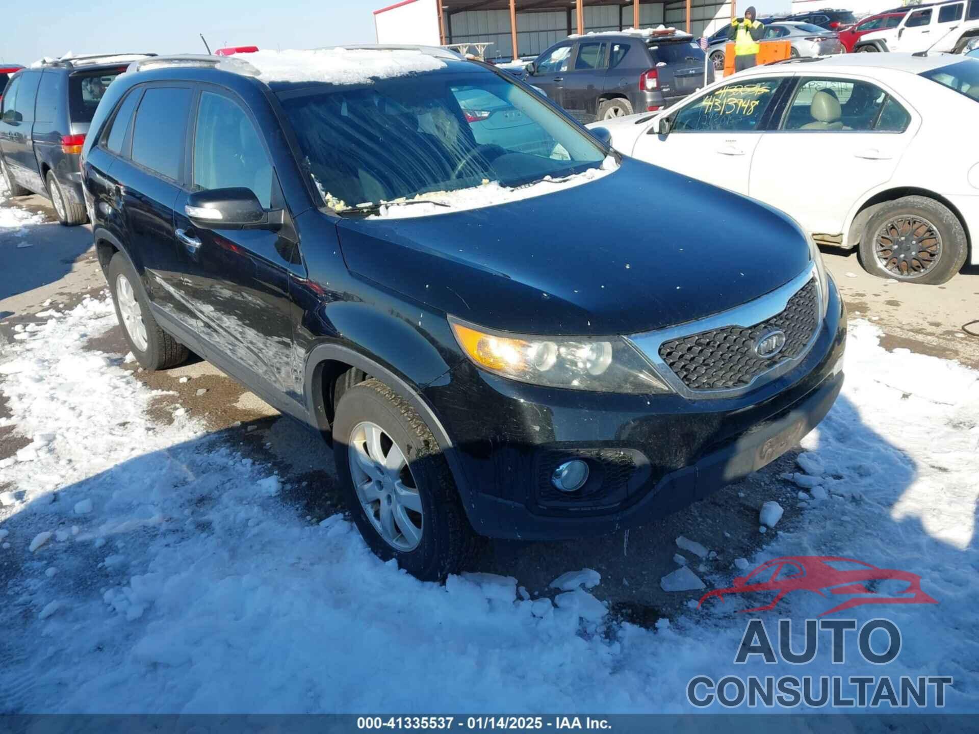 KIA SORENTO 2011 - 5XYKT3A15BG081955