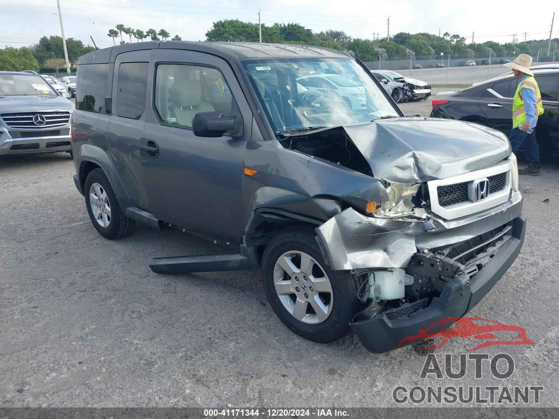 HONDA ELEMENT 2011 - 5J6YH1H75BL000719