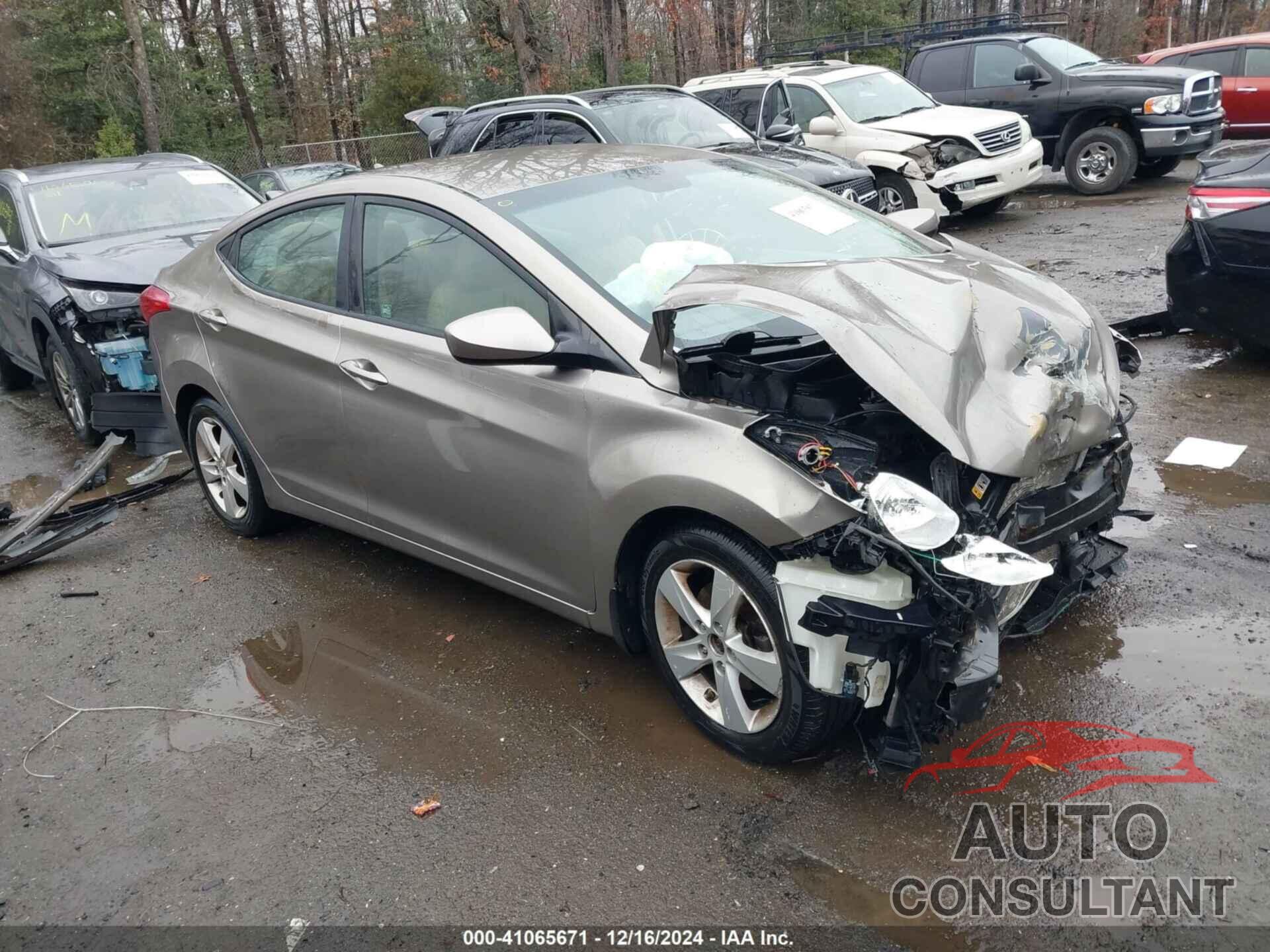 HYUNDAI ELANTRA 2013 - 5NPDH4AE8DH307047