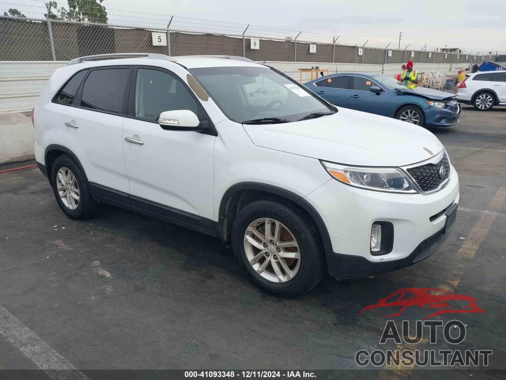 KIA SORENTO 2015 - 5XYKT4A67FG581624