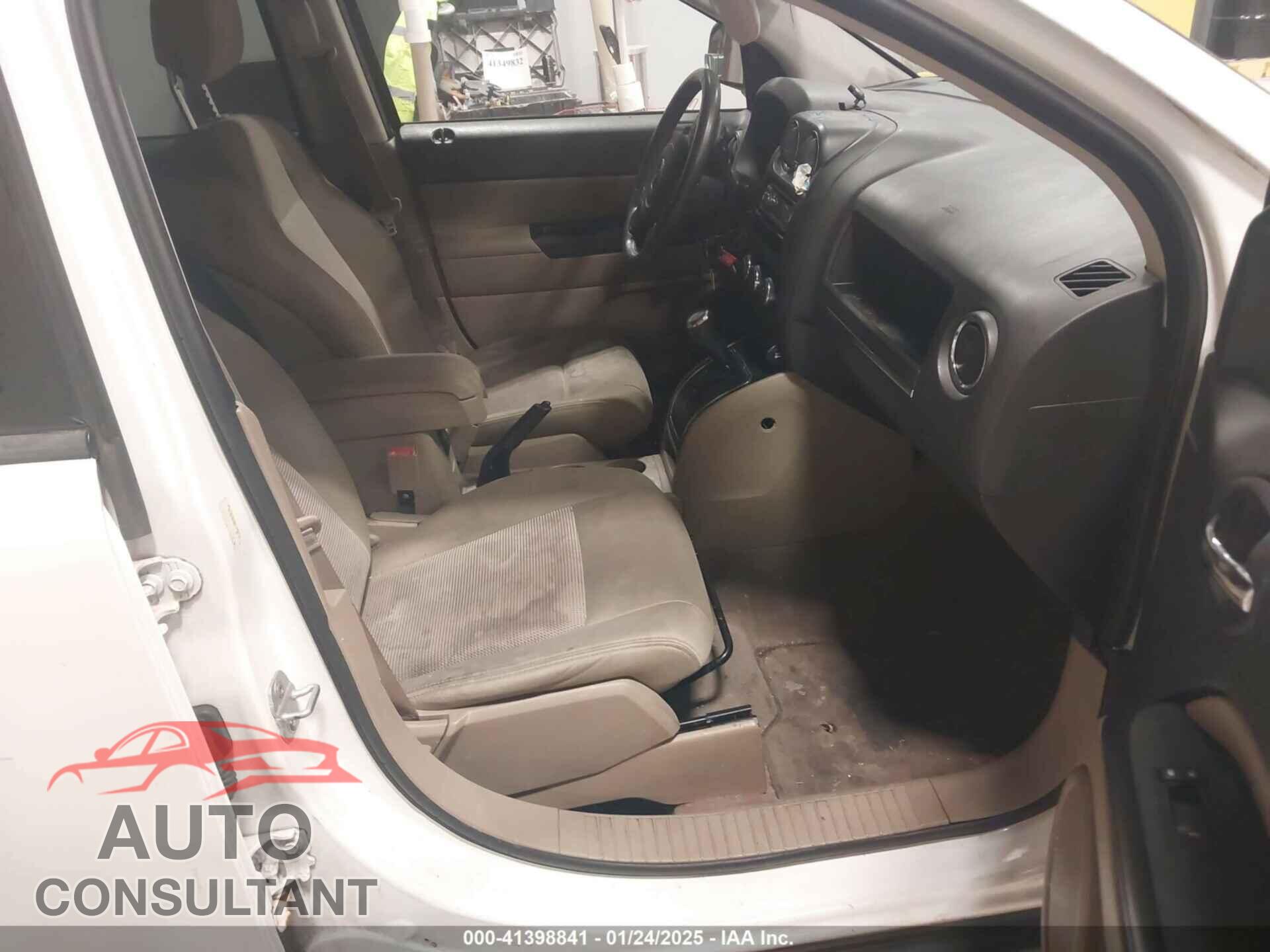 JEEP COMPASS 2011 - 1J4NF1FB2BD197567