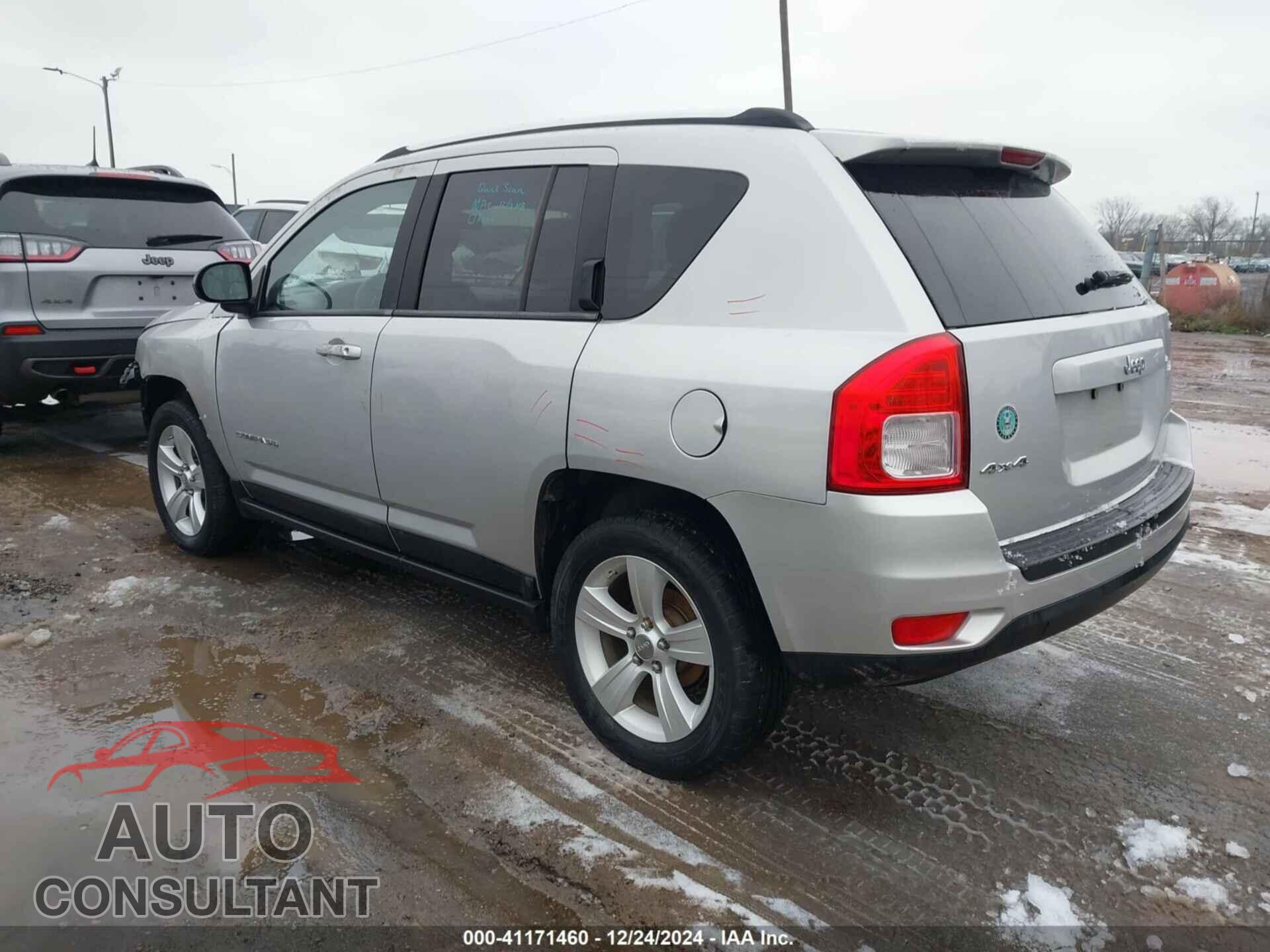 JEEP COMPASS 2011 - 1J4NF1FB7BD215528