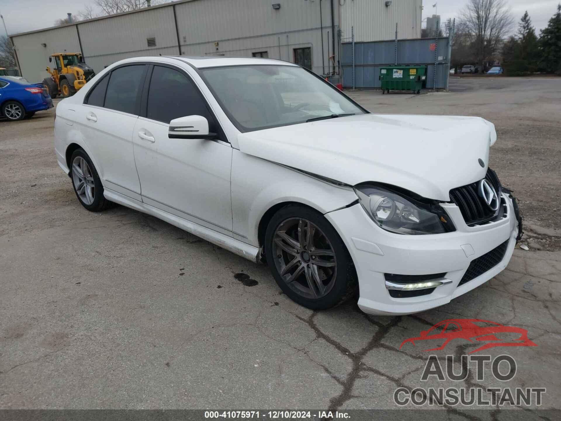 MERCEDES-BENZ C 300 2014 - WDDGF8AB8EG179145
