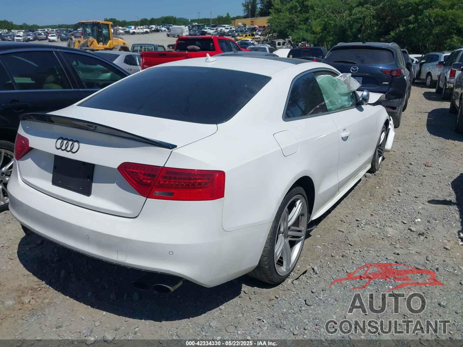 AUDI S5 2014 - WAUCGAFR7EA023732