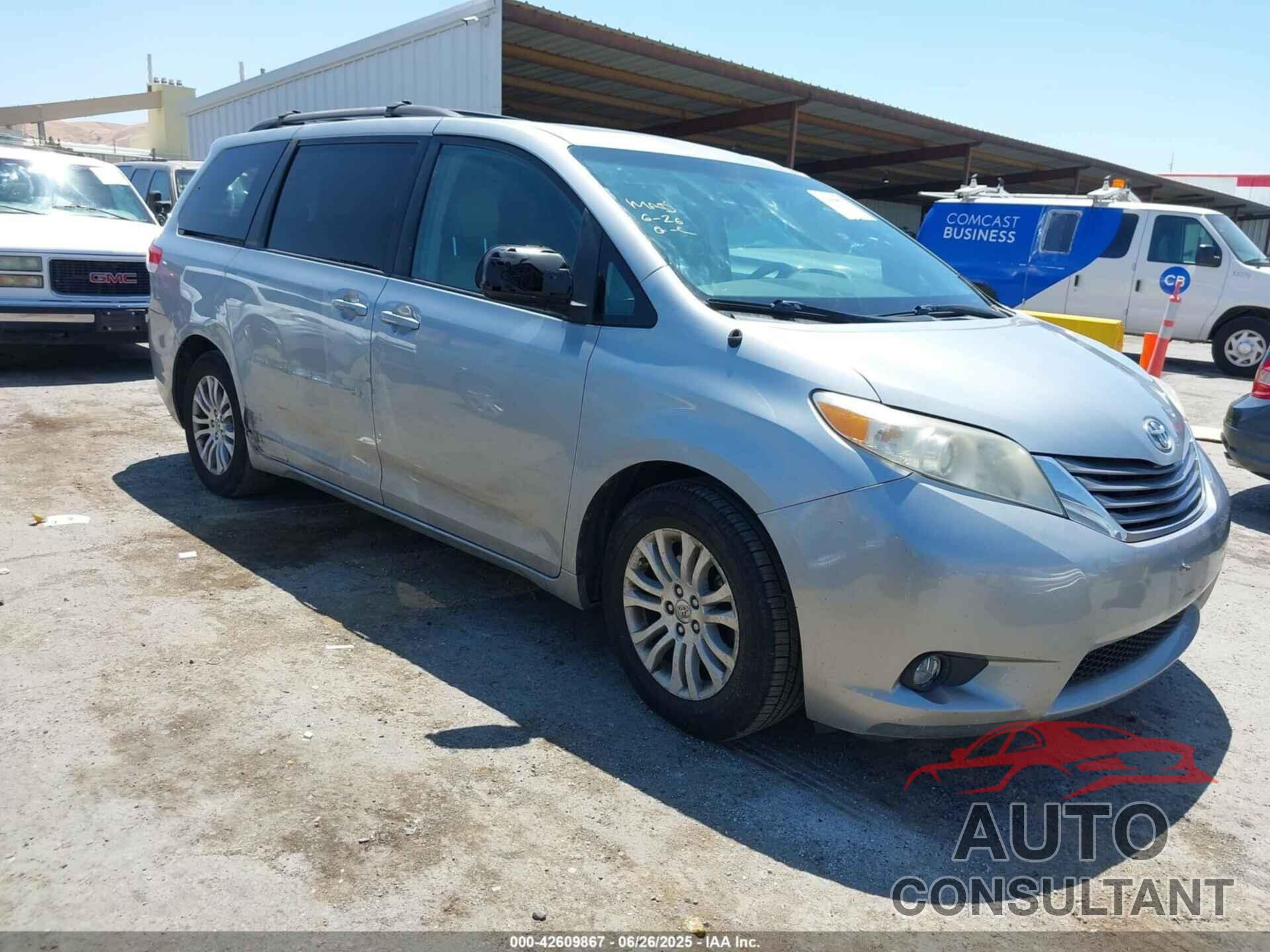 TOYOTA SIENNA 2014 - 5TDYK3DC1ES438453