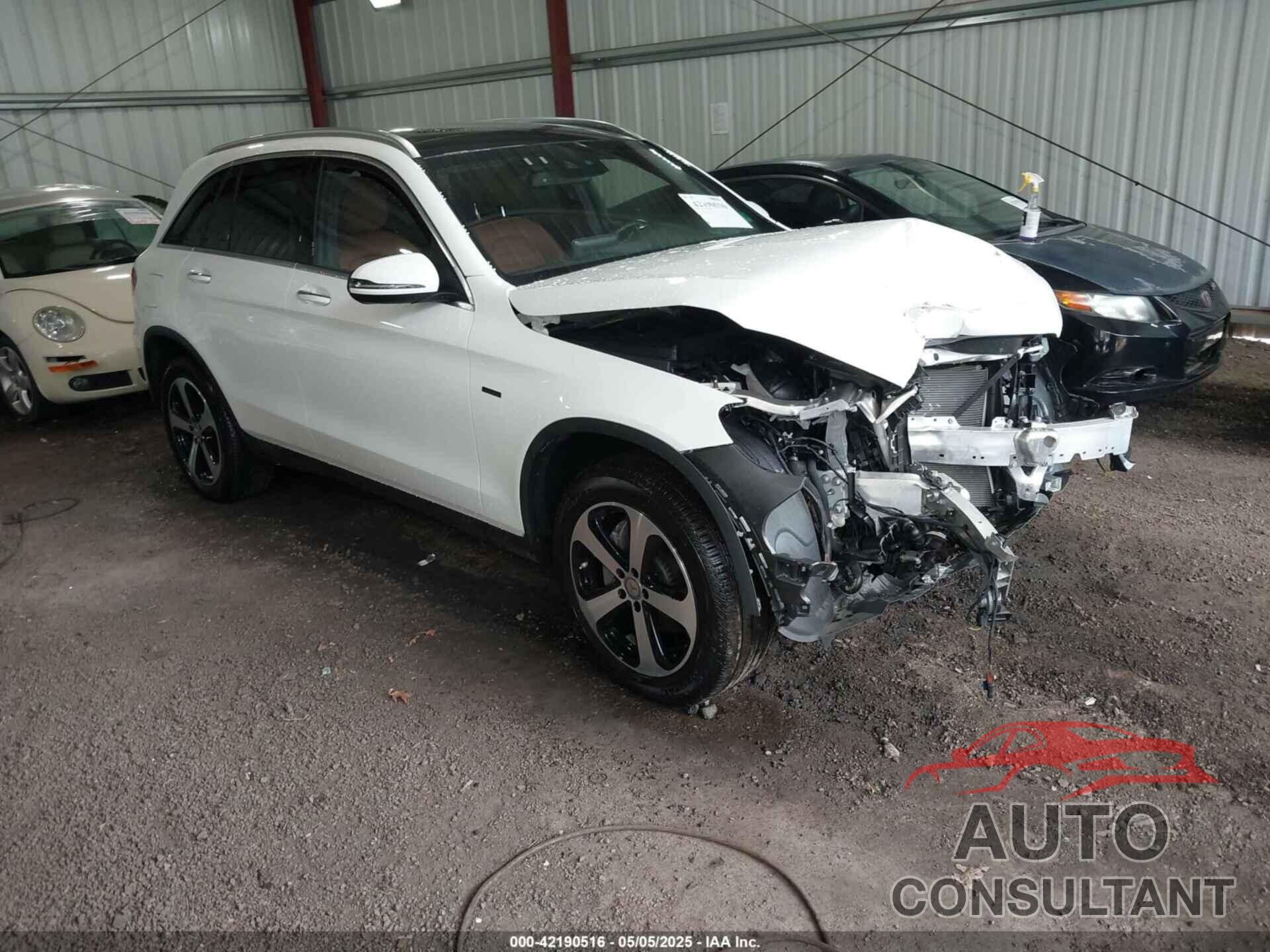 MERCEDES-BENZ GLC 300 2016 - WDC0G4KB2GF027932