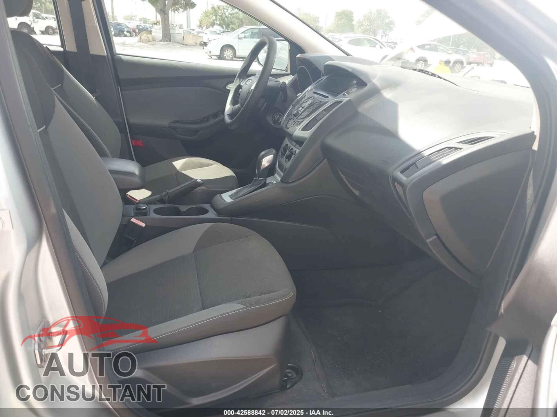 FORD FOCUS 2012 - 1FAHP3K28CL381135