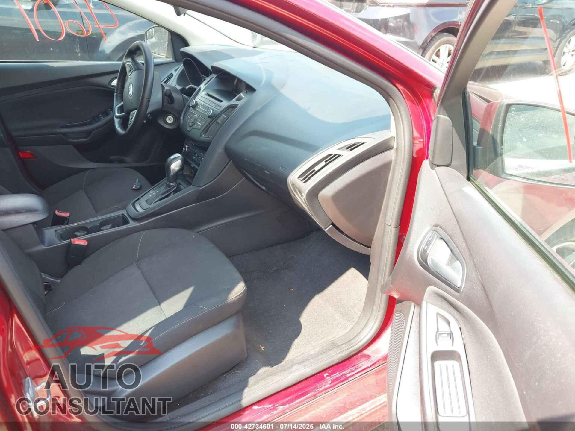 FORD FOCUS 2015 - 1FADP3F28FL239252