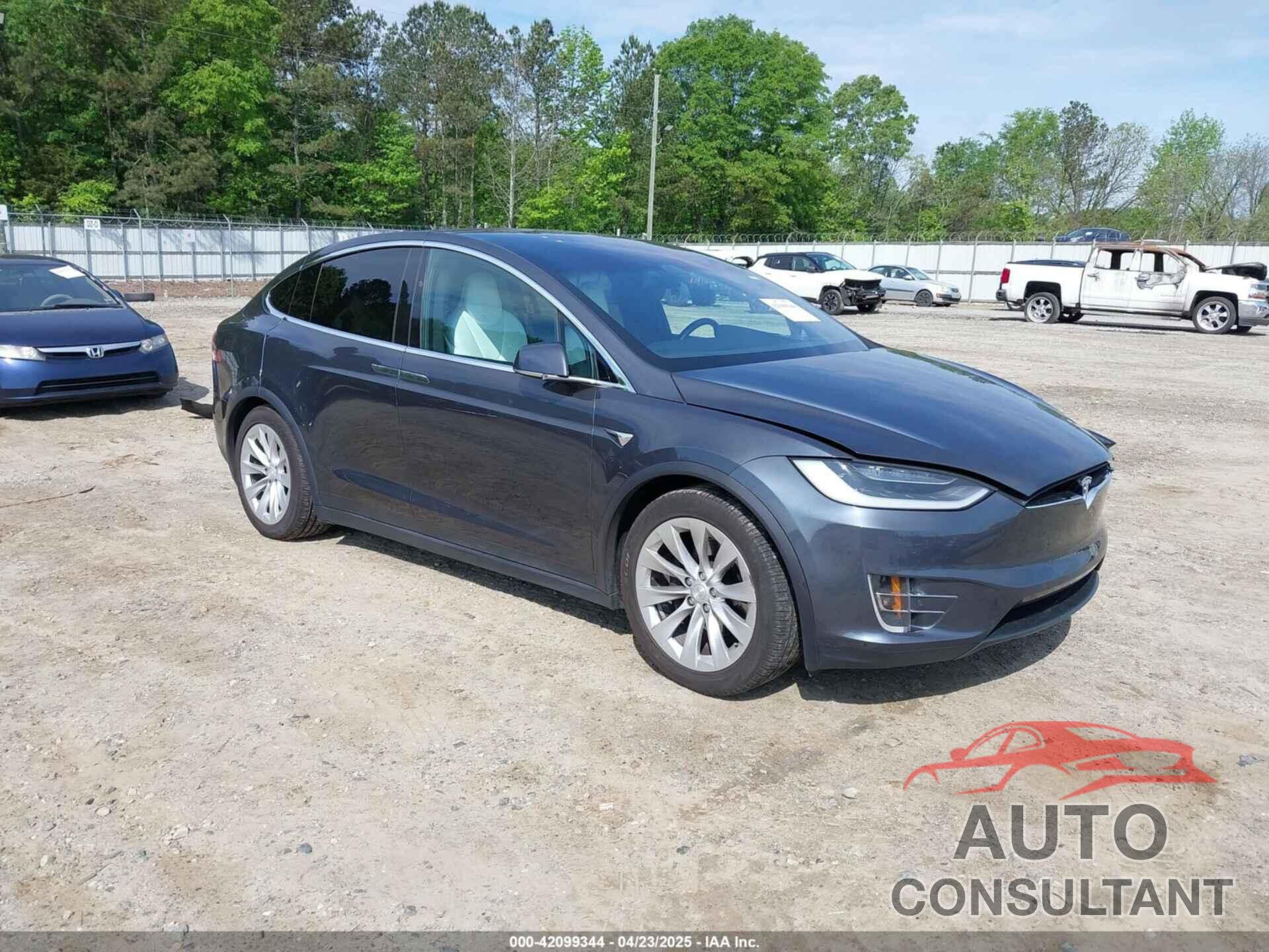 TESLA MODEL X 2017 - 5YJXCBE20HF070235