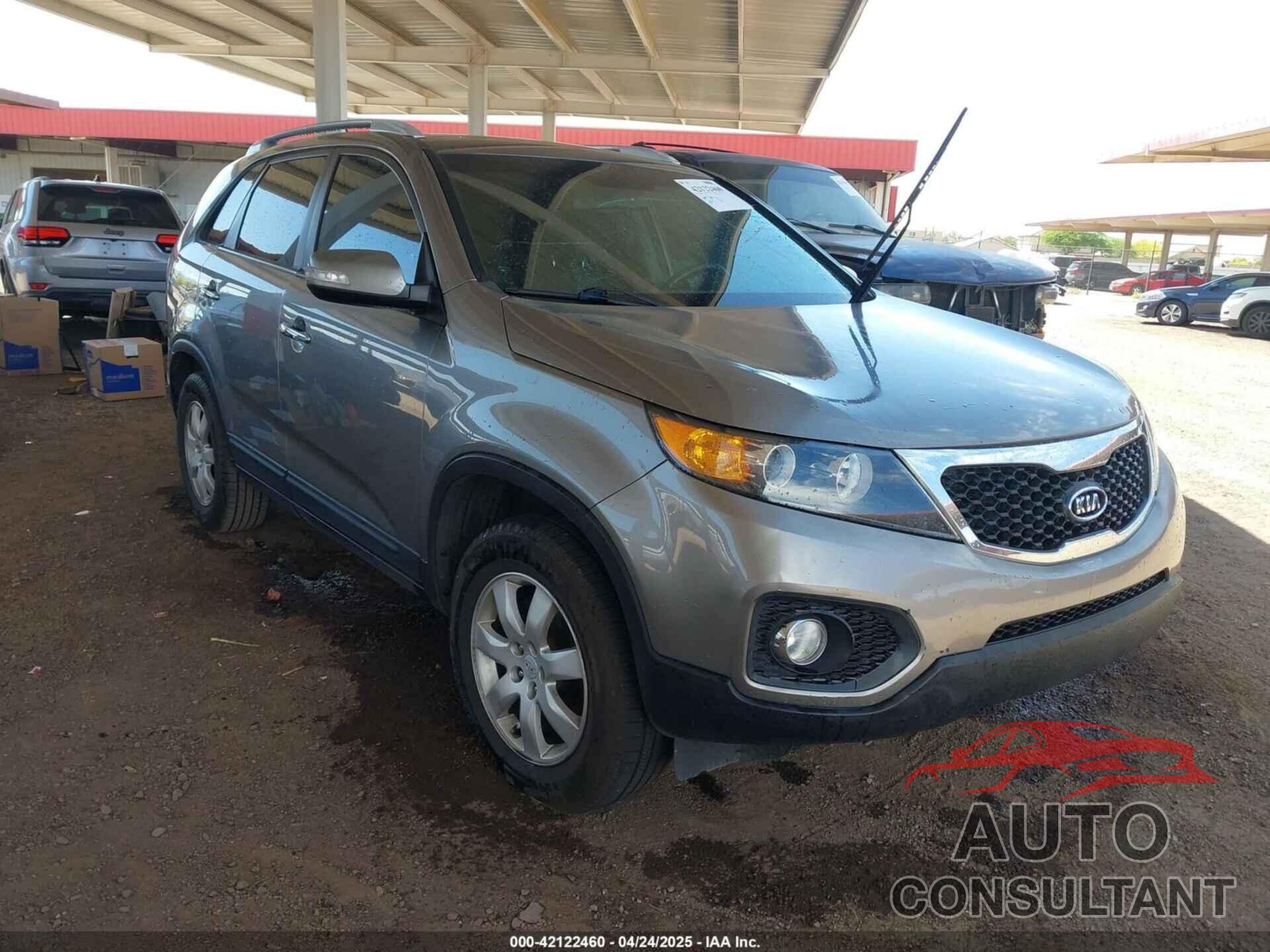 KIA SORENTO 2011 - 5XYKT4A13BG042111