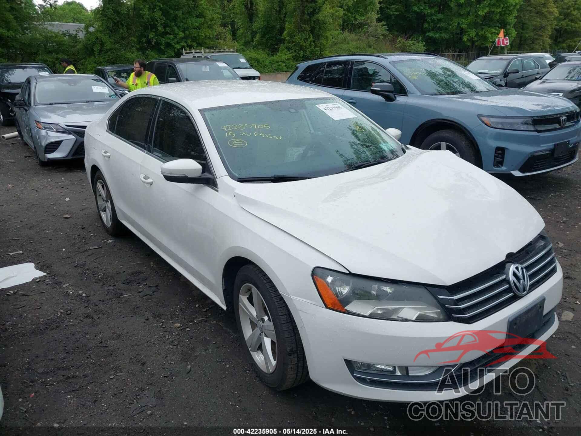 VOLKSWAGEN PASSAT 2015 - 1VWAT7A39FC092808