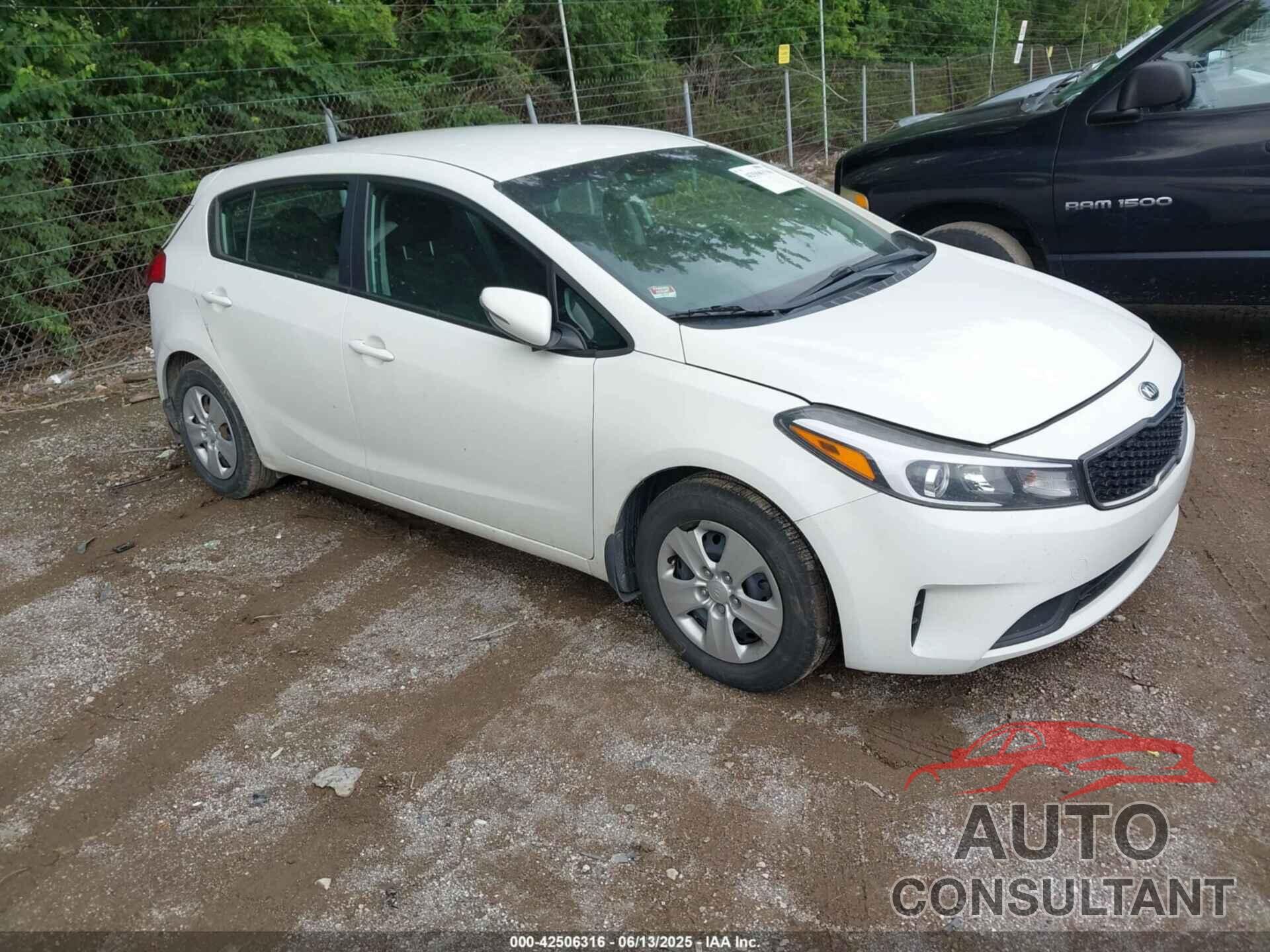 KIA FORTE 2018 - KNAFK5A86J5744810