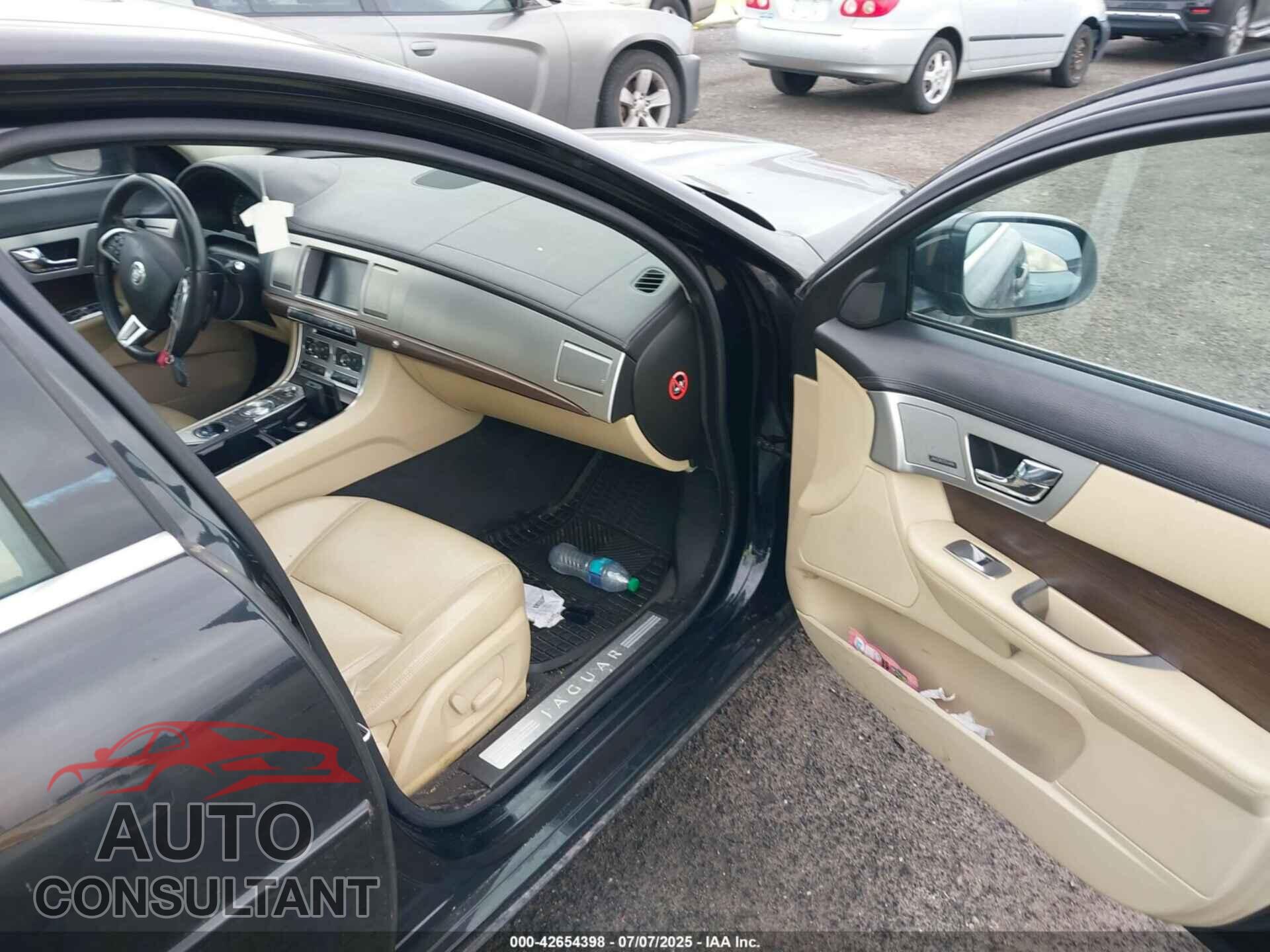 JAGUAR XF 2013 - SAJWJ0EF2D8S86690