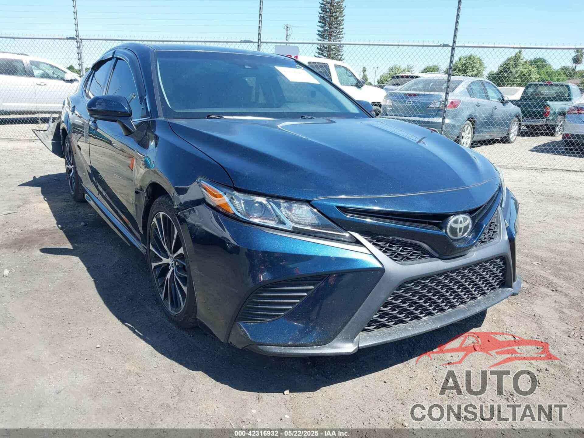TOYOTA CAMRY 2018 - 4T1B11HK3JU570694