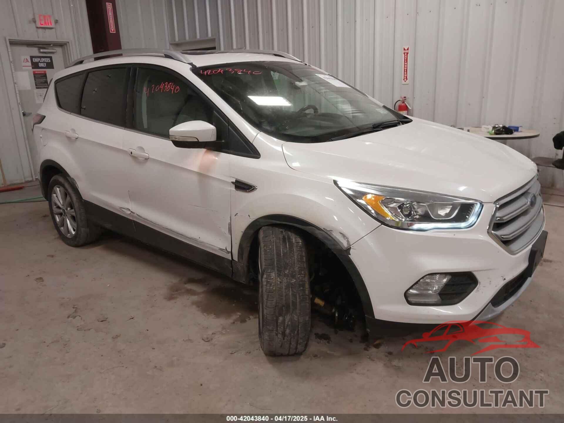 FORD ESCAPE 2017 - 1FMCU9J96HUB13454