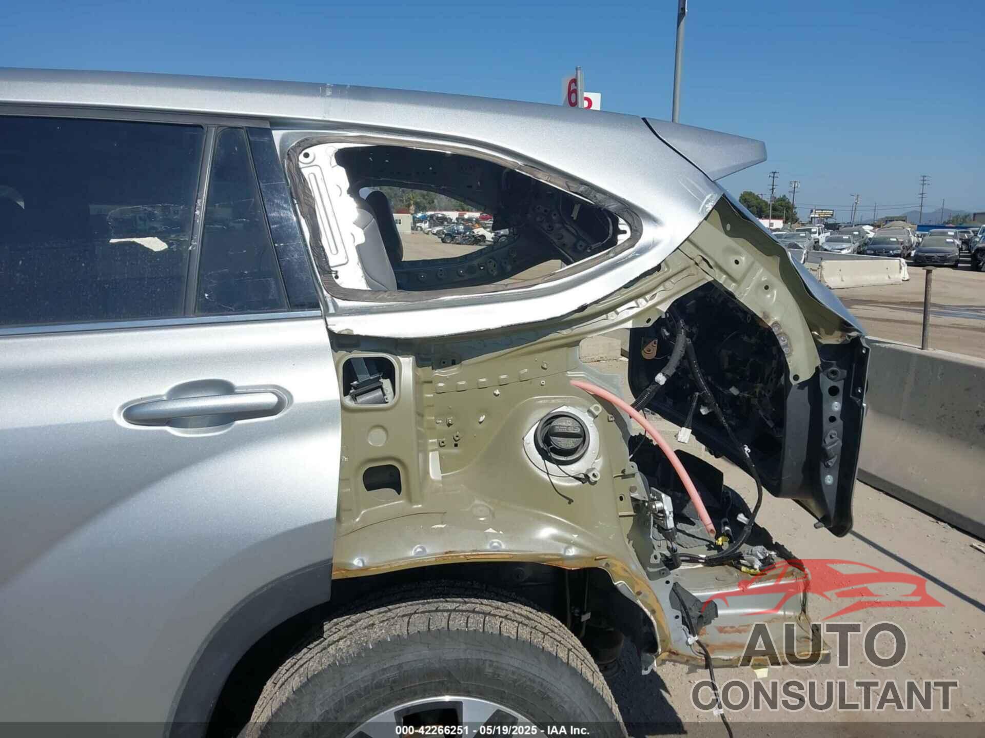 TOYOTA HIGHLANDER 2021 - 5TDHBRCH0MS517918